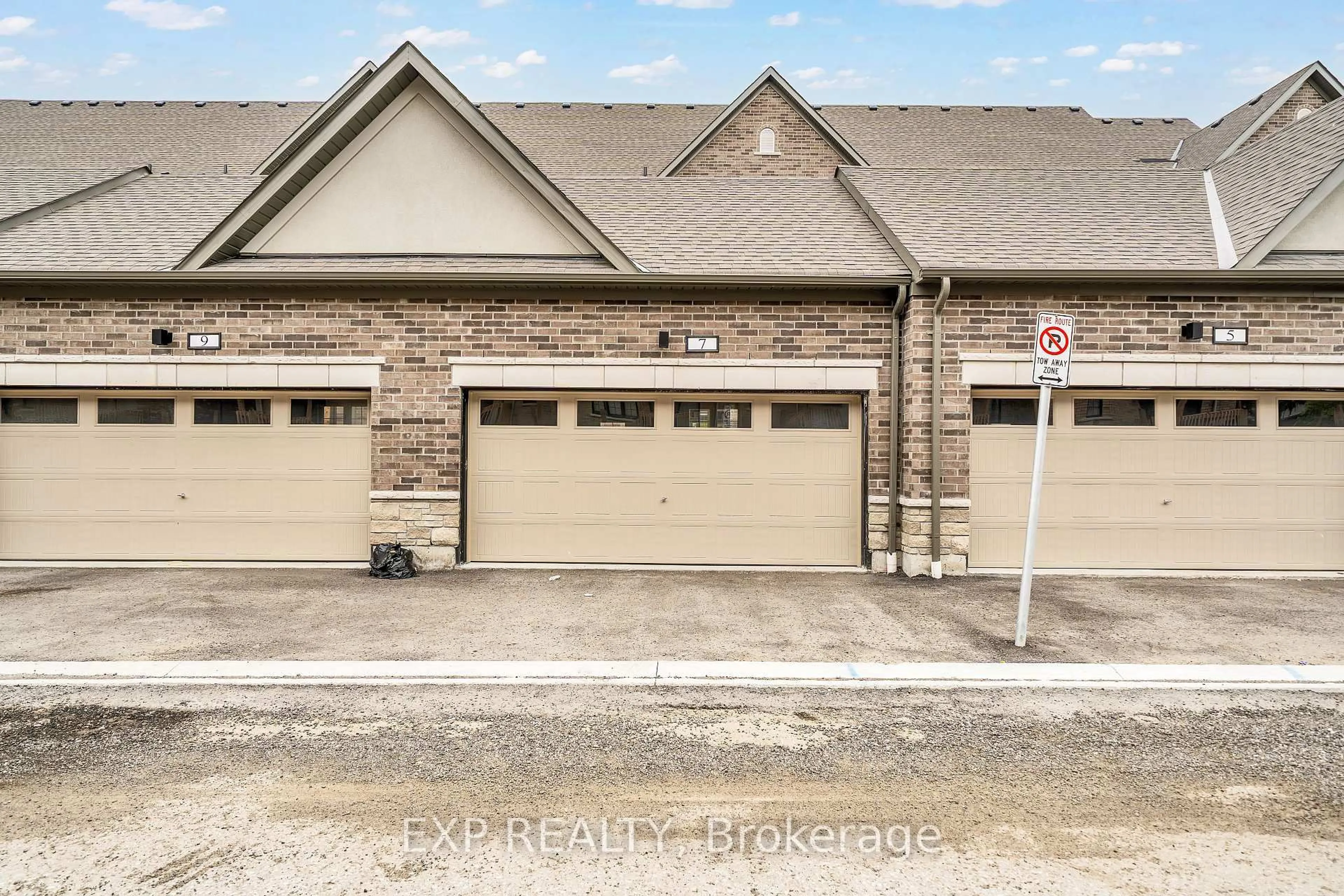 Indoor garage for 7 Selfridge Way, Whitby Ontario L1N 0N9