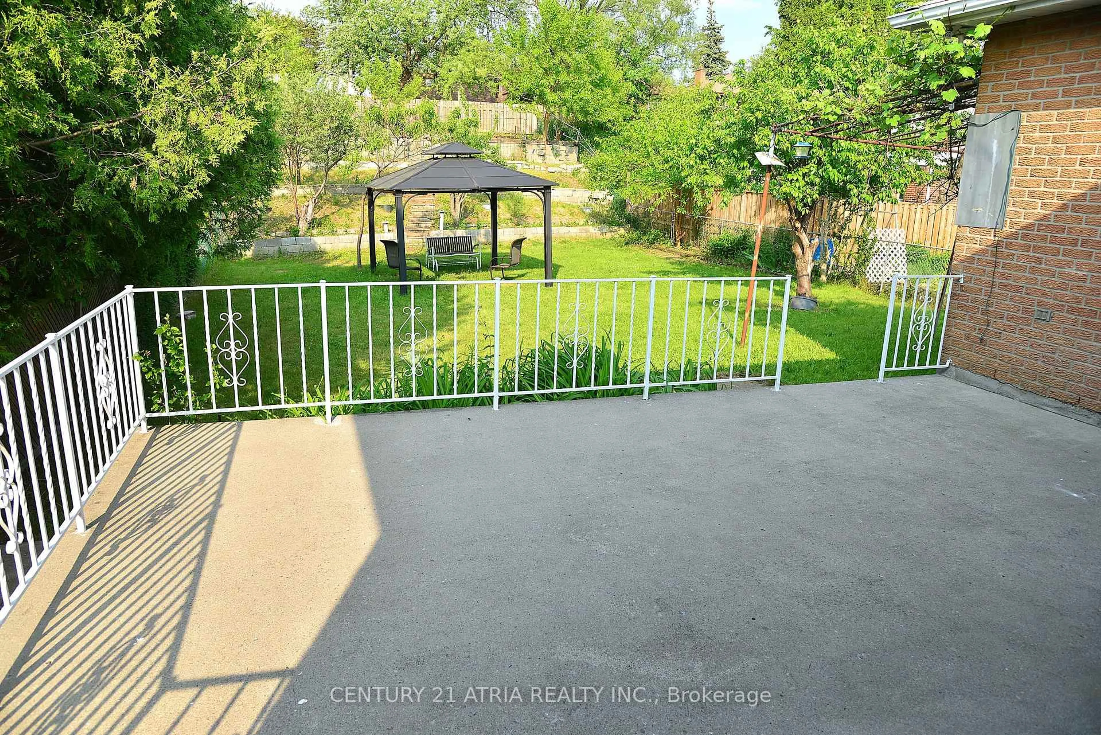 Patio, unknown for 3 Silvertip Cres, Toronto Ontario M1E 4T4