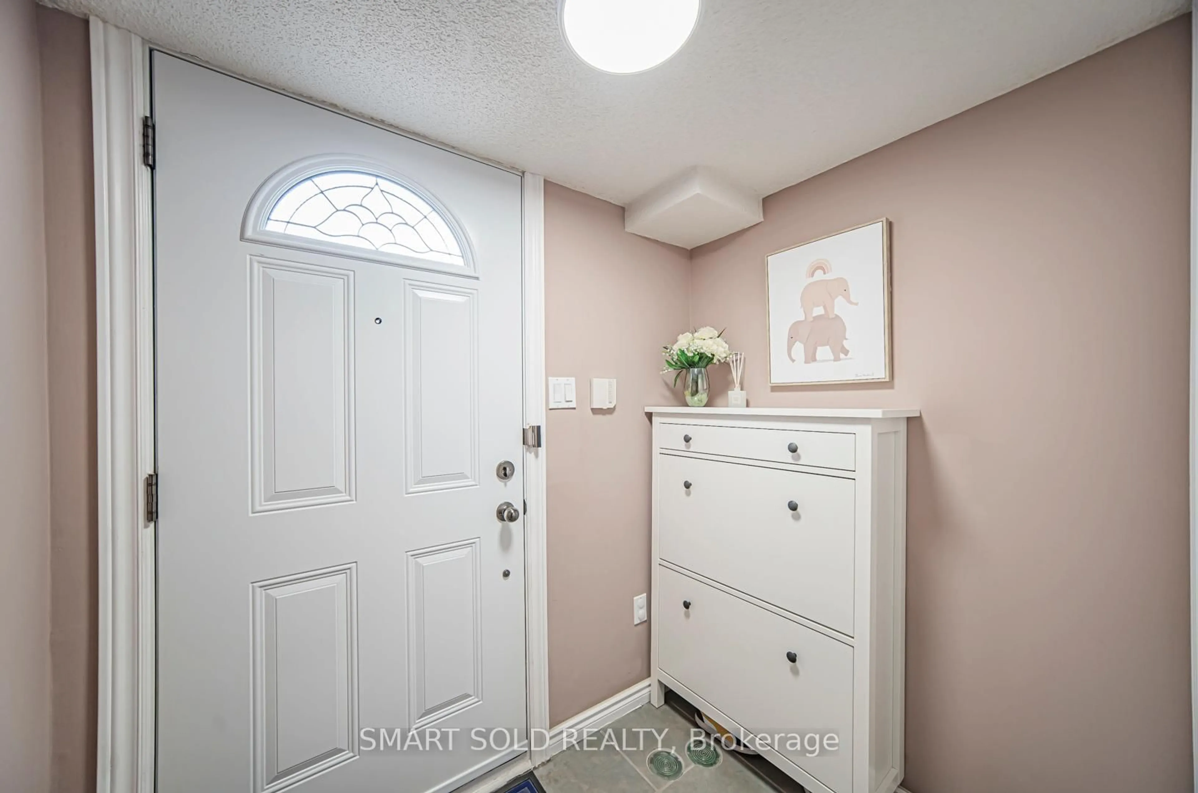 Indoor entryway for 3500 Brimley Rd #10, Toronto Ontario M1V 5K6