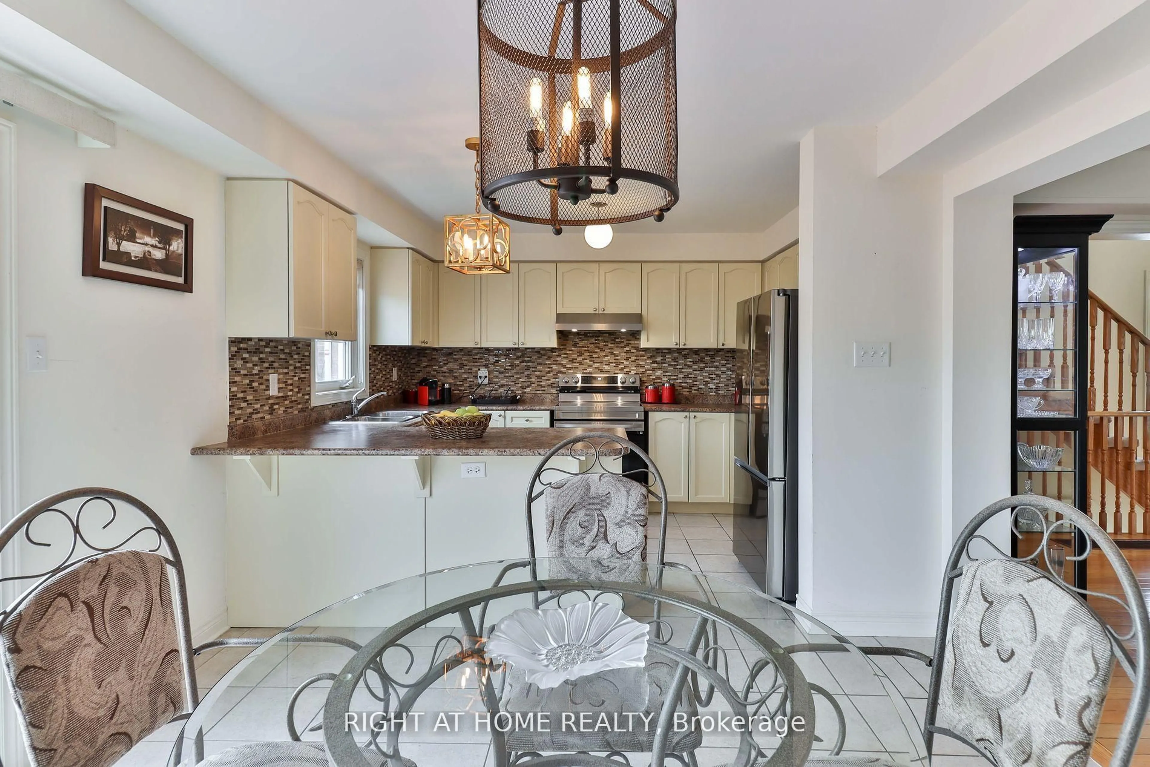 Open concept kitchen, ceramic/tile floor for 72 Jeremiah Lane, Toronto Ontario M1J 0A4