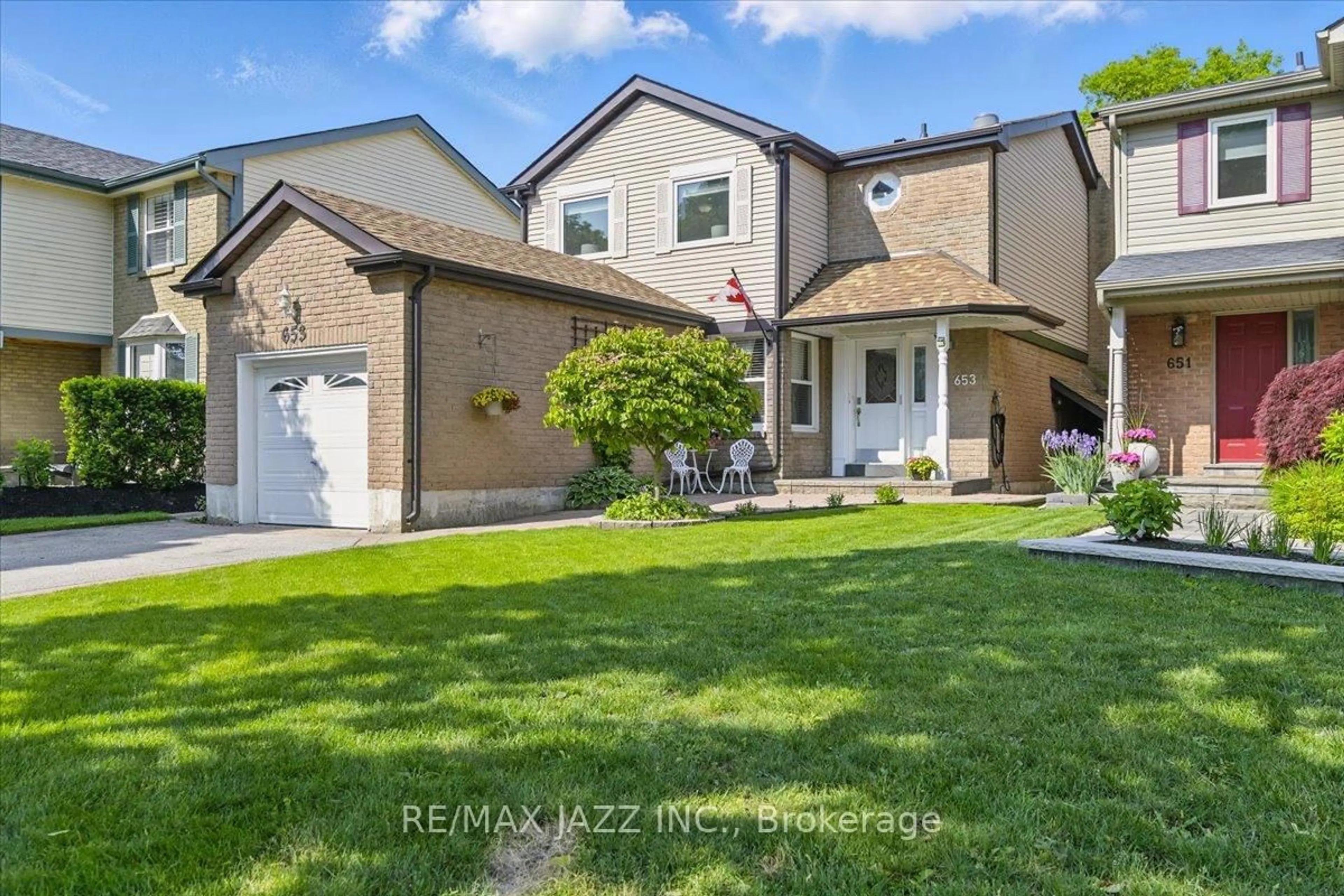 Unknown for 653 Cowan Circ, Pickering Ontario L1W 3K6