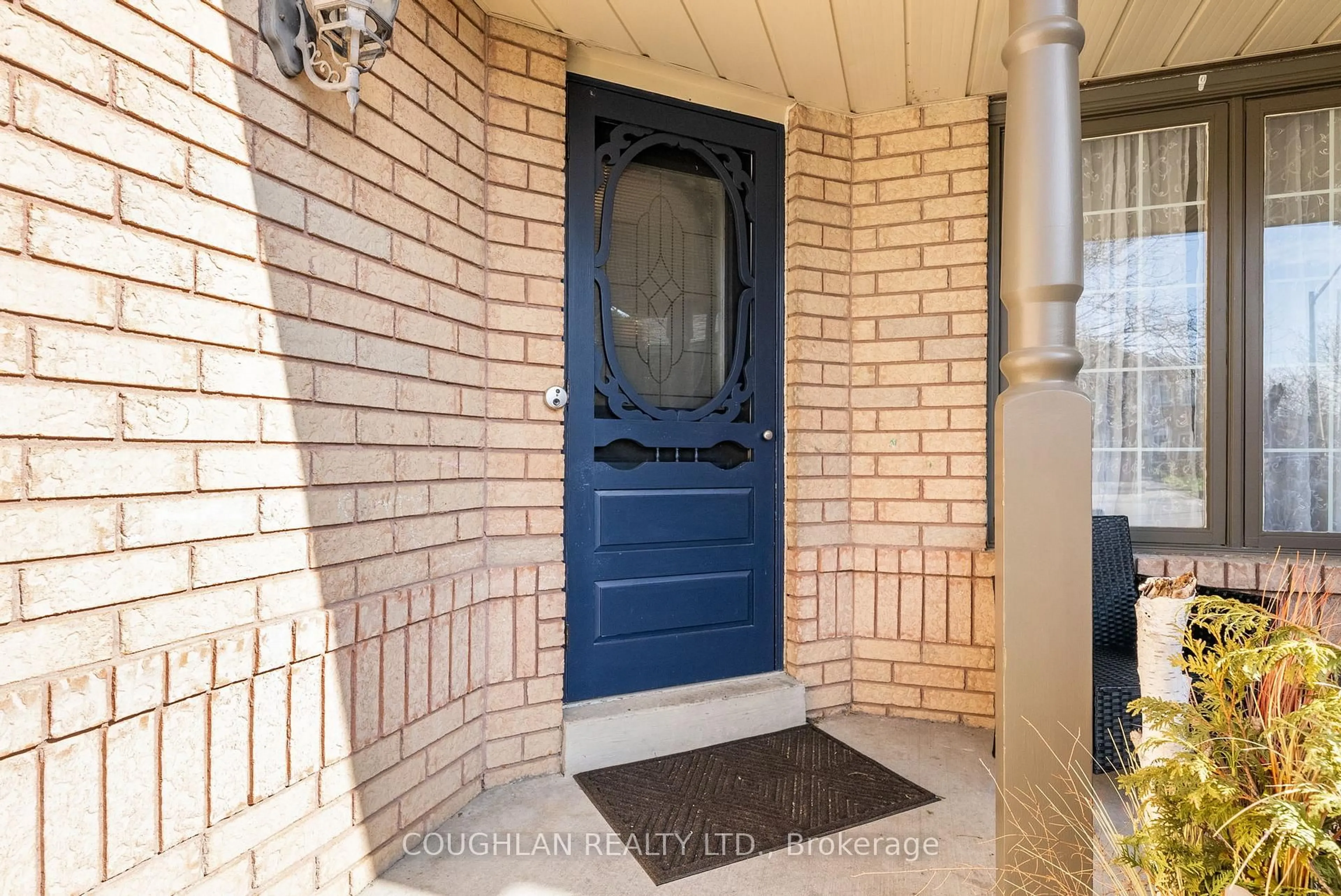 Indoor entryway for 3 Edgerton Dr, Clarington Ontario L1C 4S6