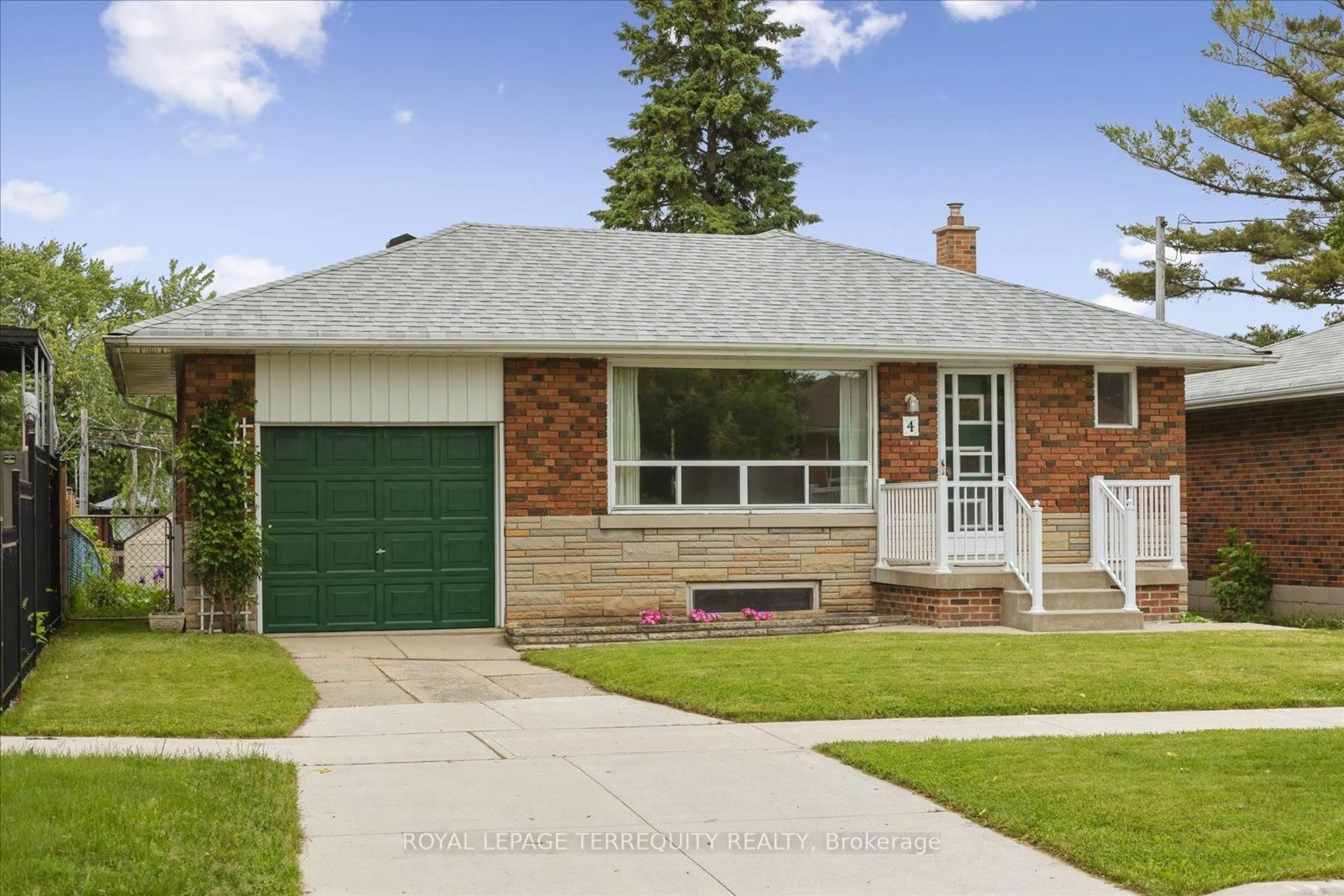 Home with brick exterior material, street for 4 Brewton Rd, Toronto Ontario M1G 1W3