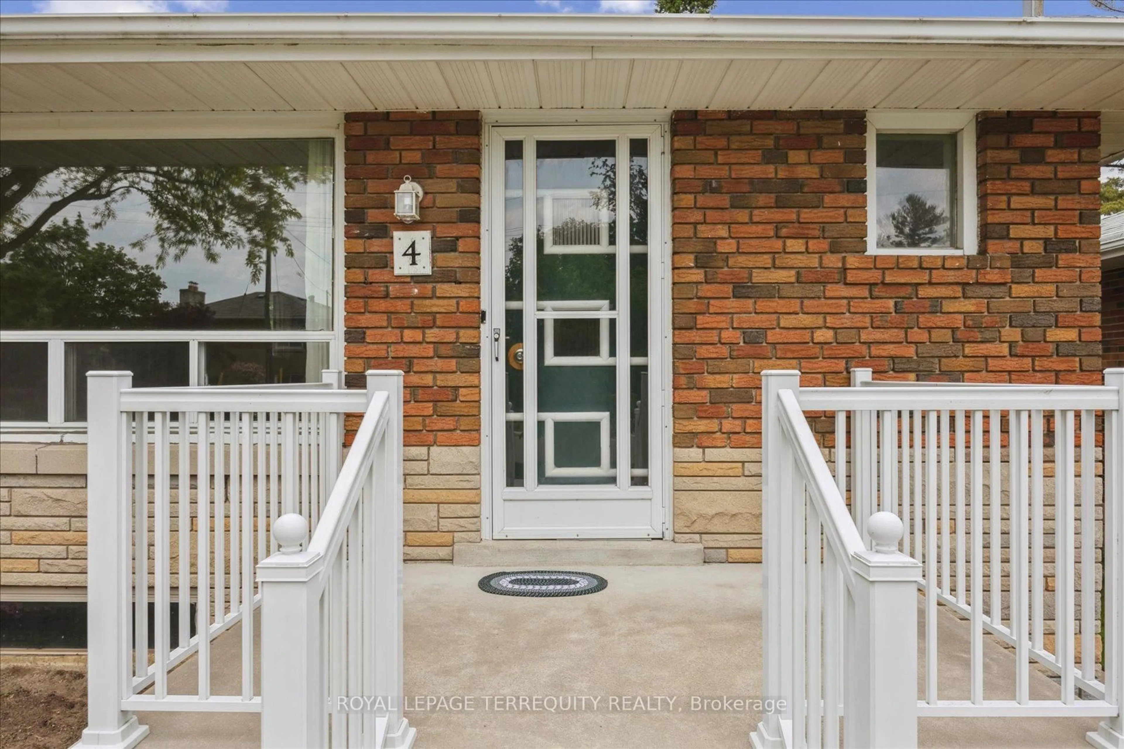 Home with vinyl exterior material, street for 4 Brewton Rd, Toronto Ontario M1G 1W3