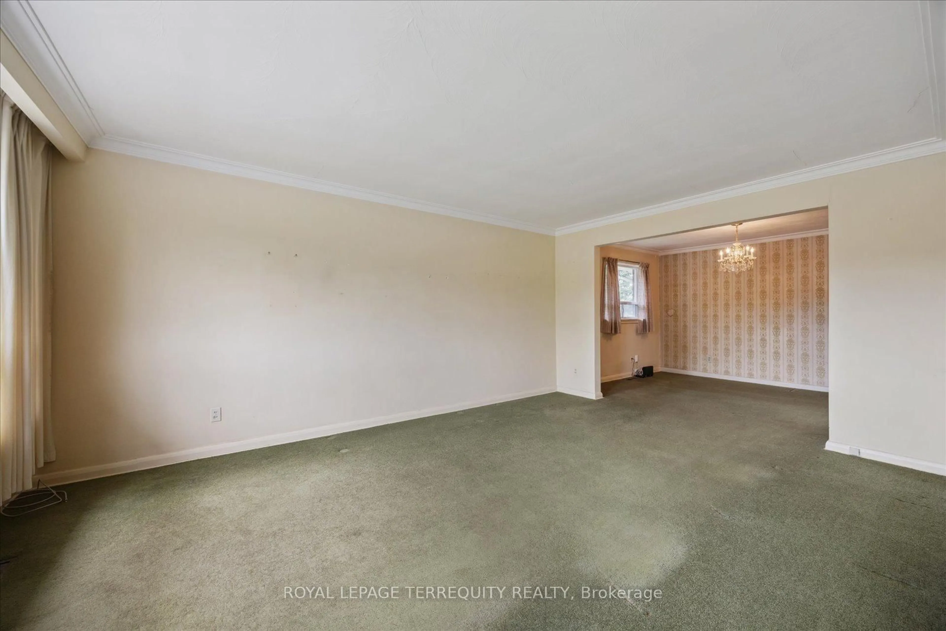 A pic of a room for 4 Brewton Rd, Toronto Ontario M1G 1W3