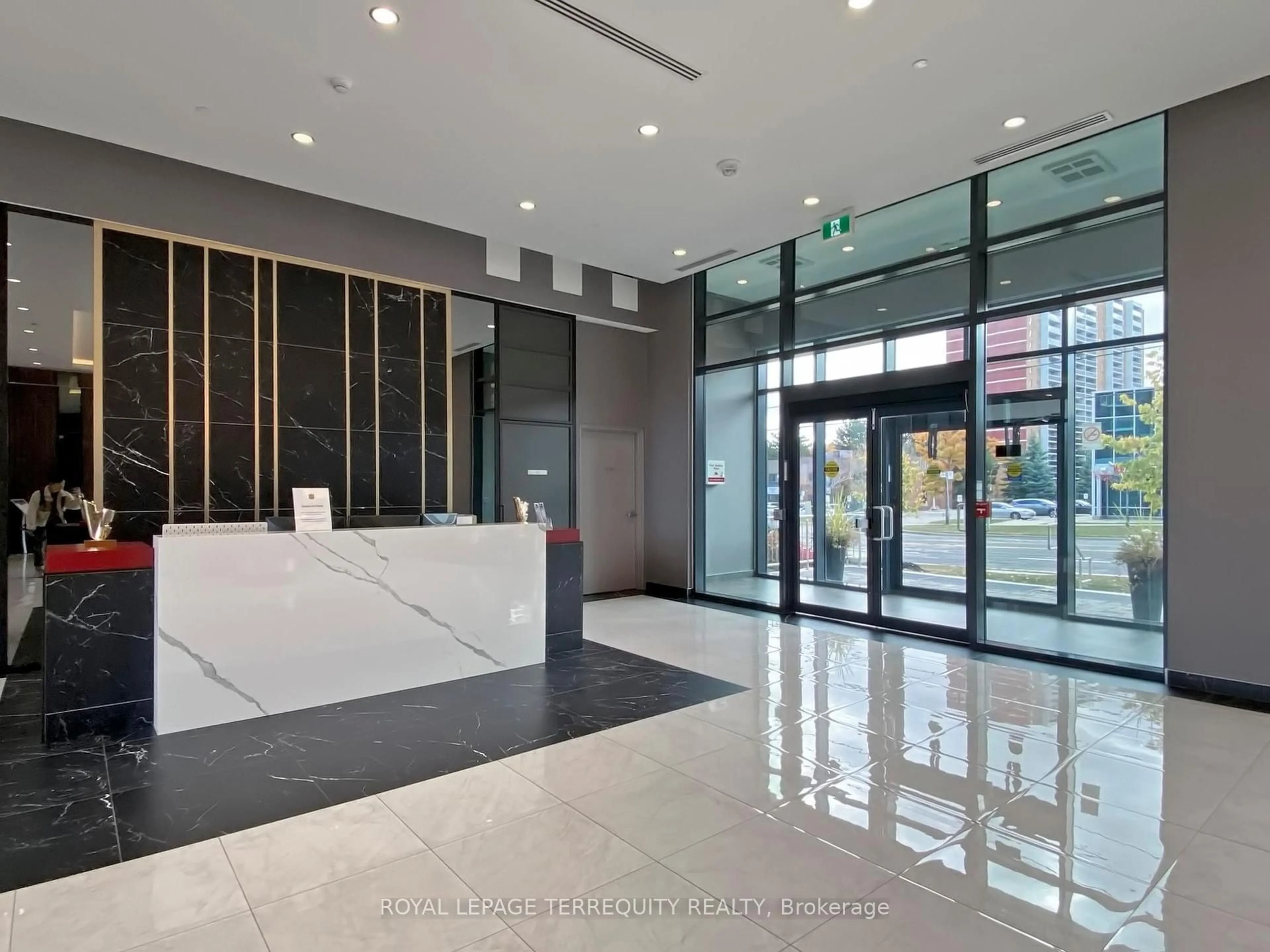 Indoor foyer for 3220 Sheppard Ave #1110, Toronto Ontario M1T 0B7
