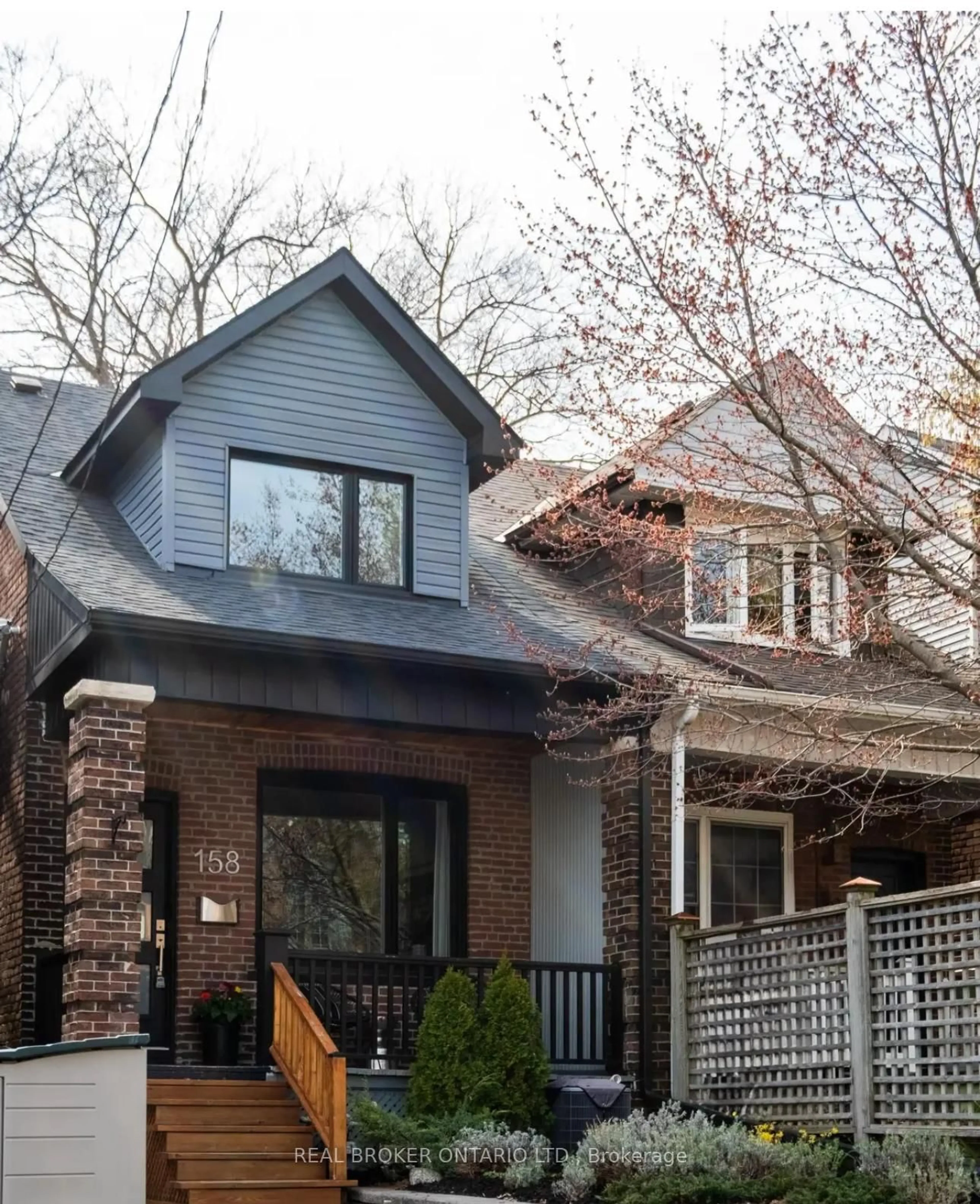 Home with brick exterior material, street for 158 Golfview Ave, Toronto Ontario M4E 2K5