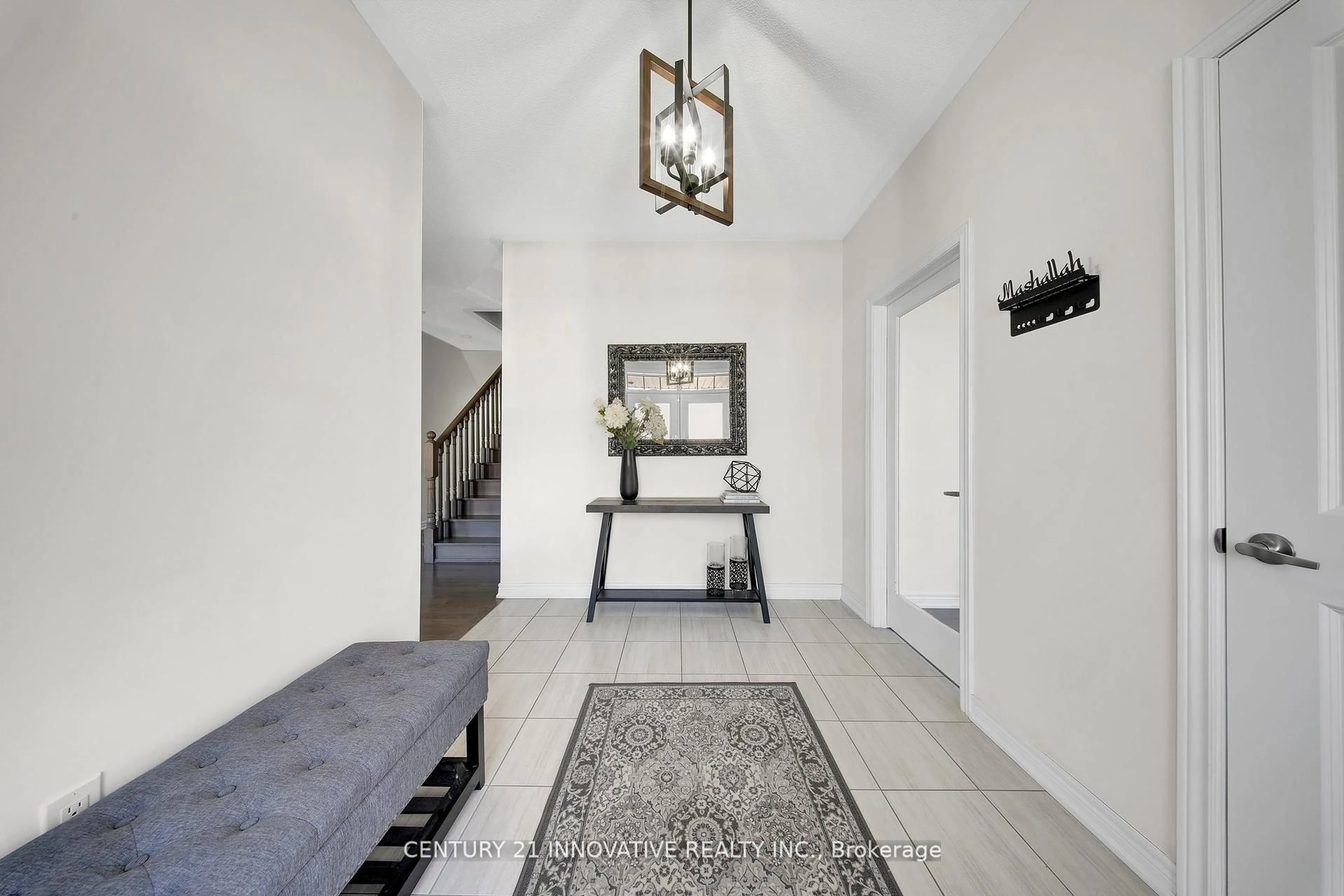 Indoor entryway for 23 Walter Clifford Nesbitt Dr, Whitby Ontario L1P 0G5