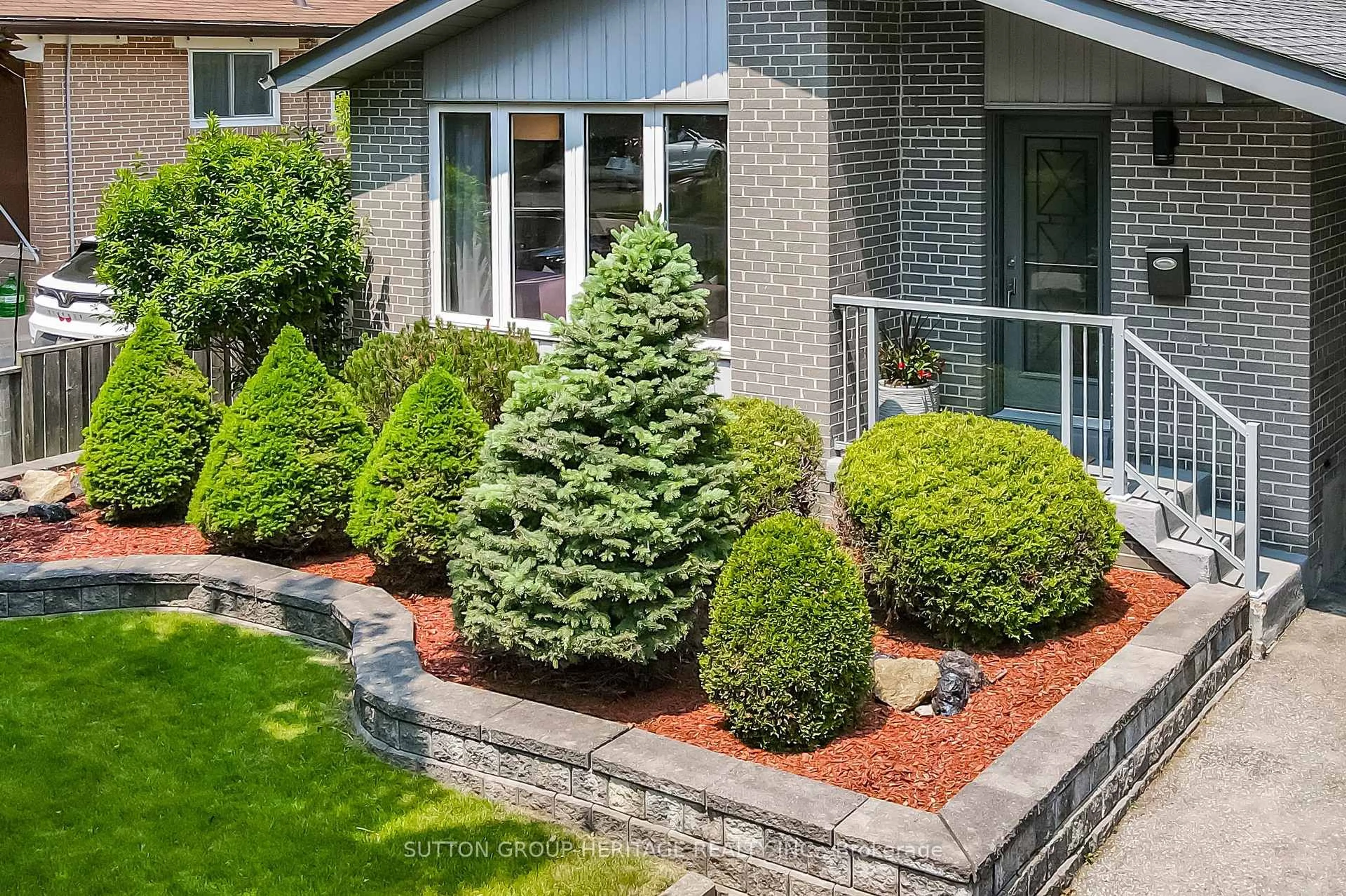 Unknown for 1406 Colmar Ave, Pickering Ontario L1W 1C3