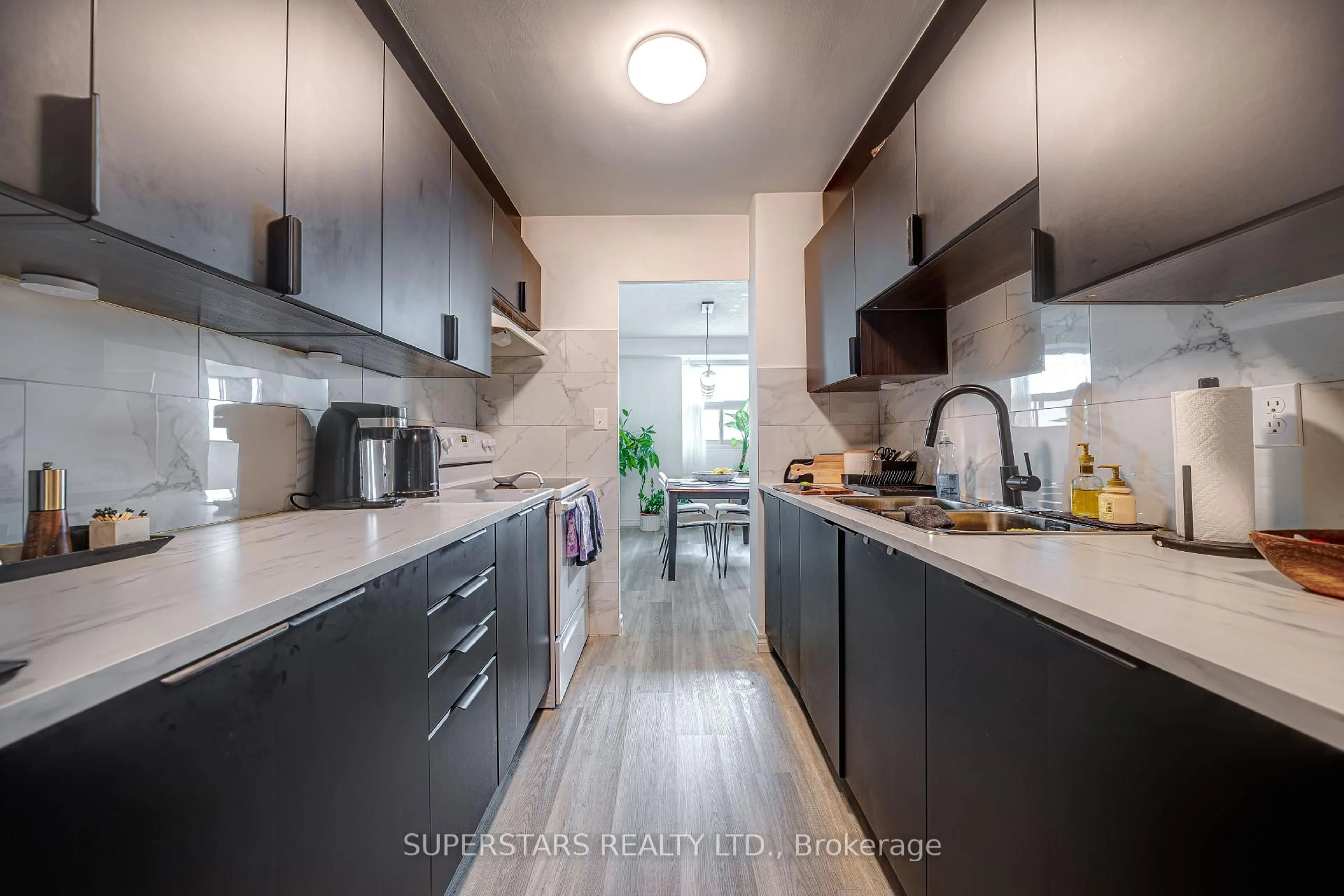 Unknown for 3 Massey Sq #3504, Toronto Ontario M4C 5L5