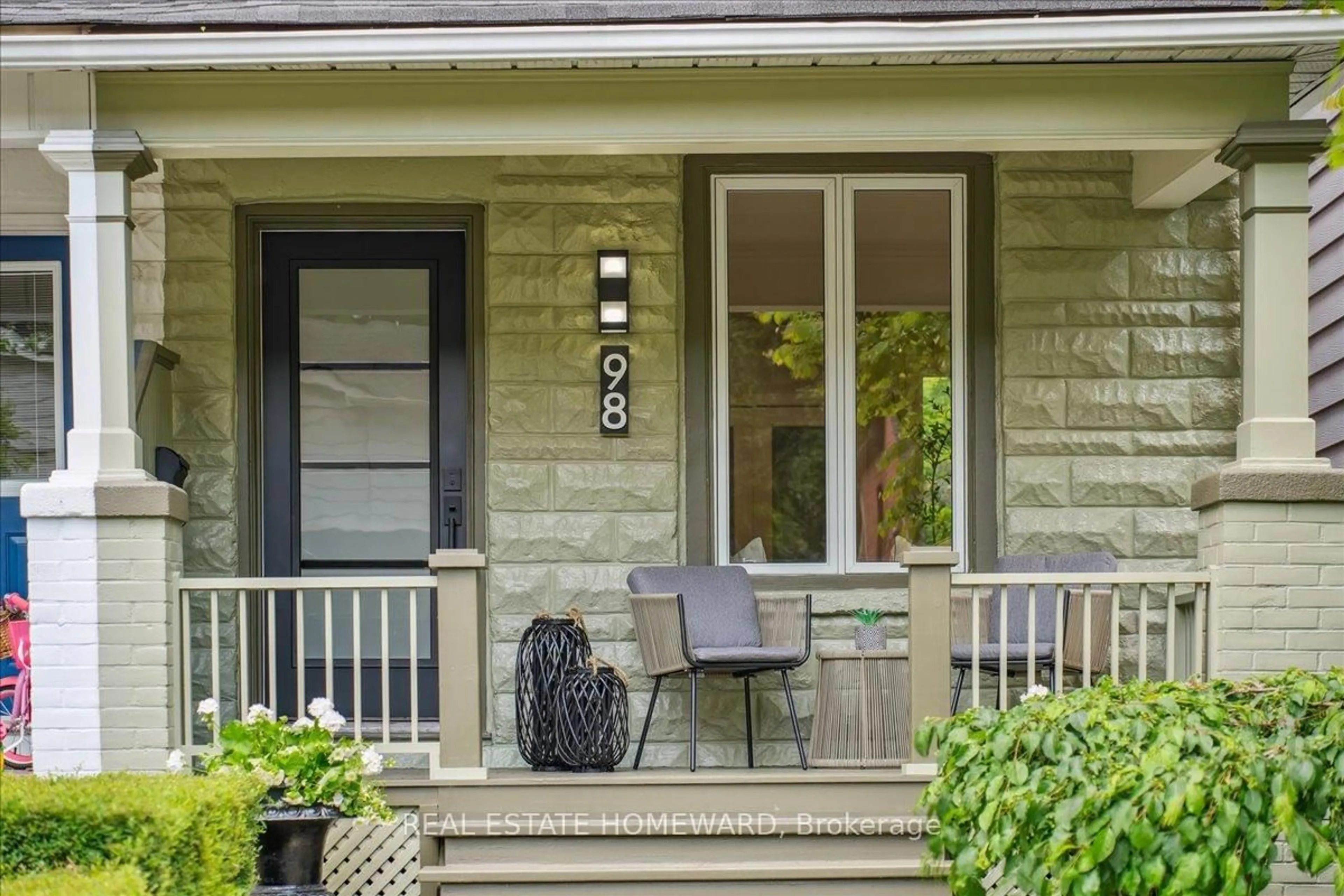 Unknown for 98 Sparkhall Ave, Toronto Ontario M4K 1G8