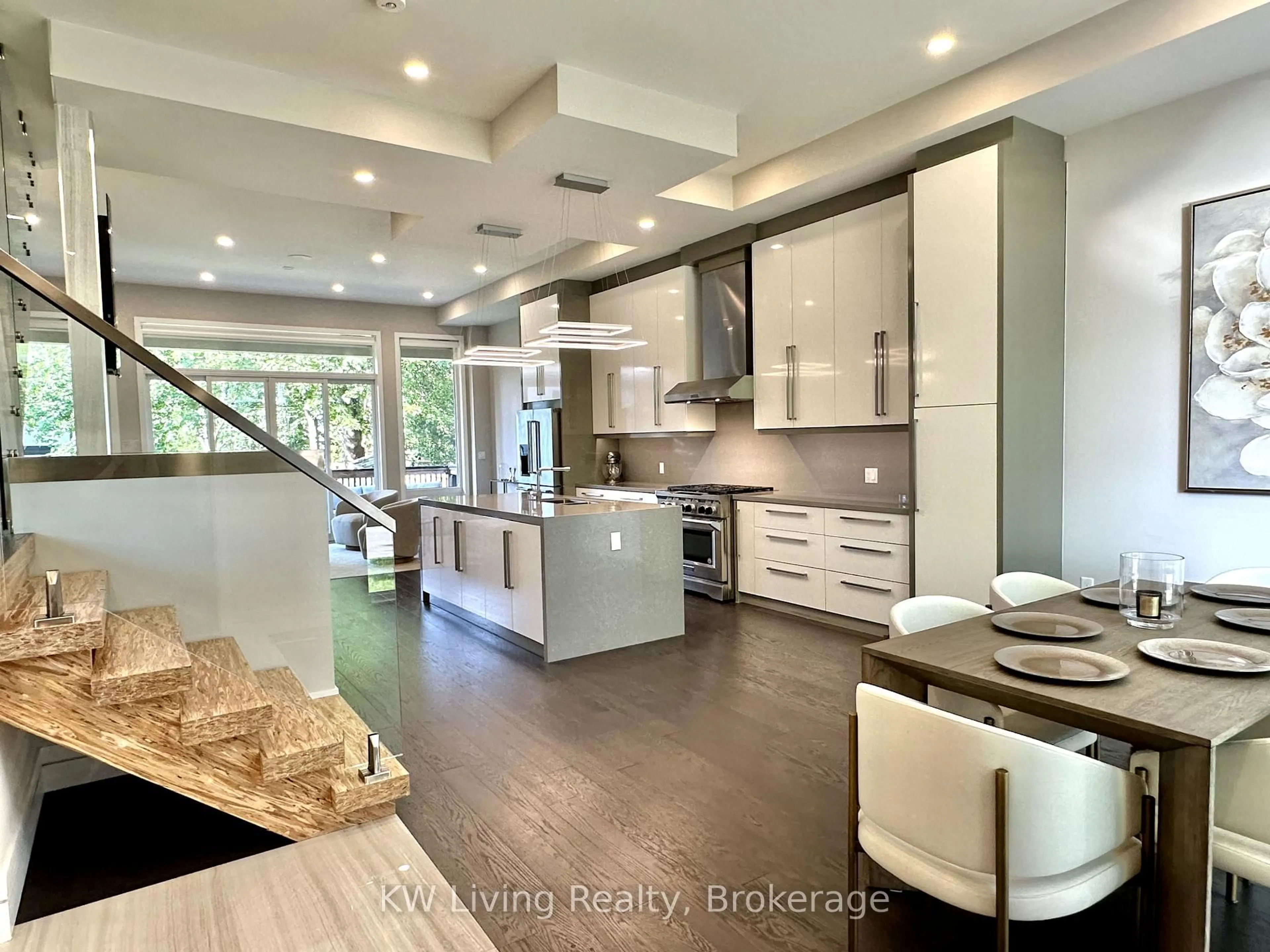 Open concept kitchen, unknown for 18 Ferris Rd, Toronto Ontario M4B 1G1