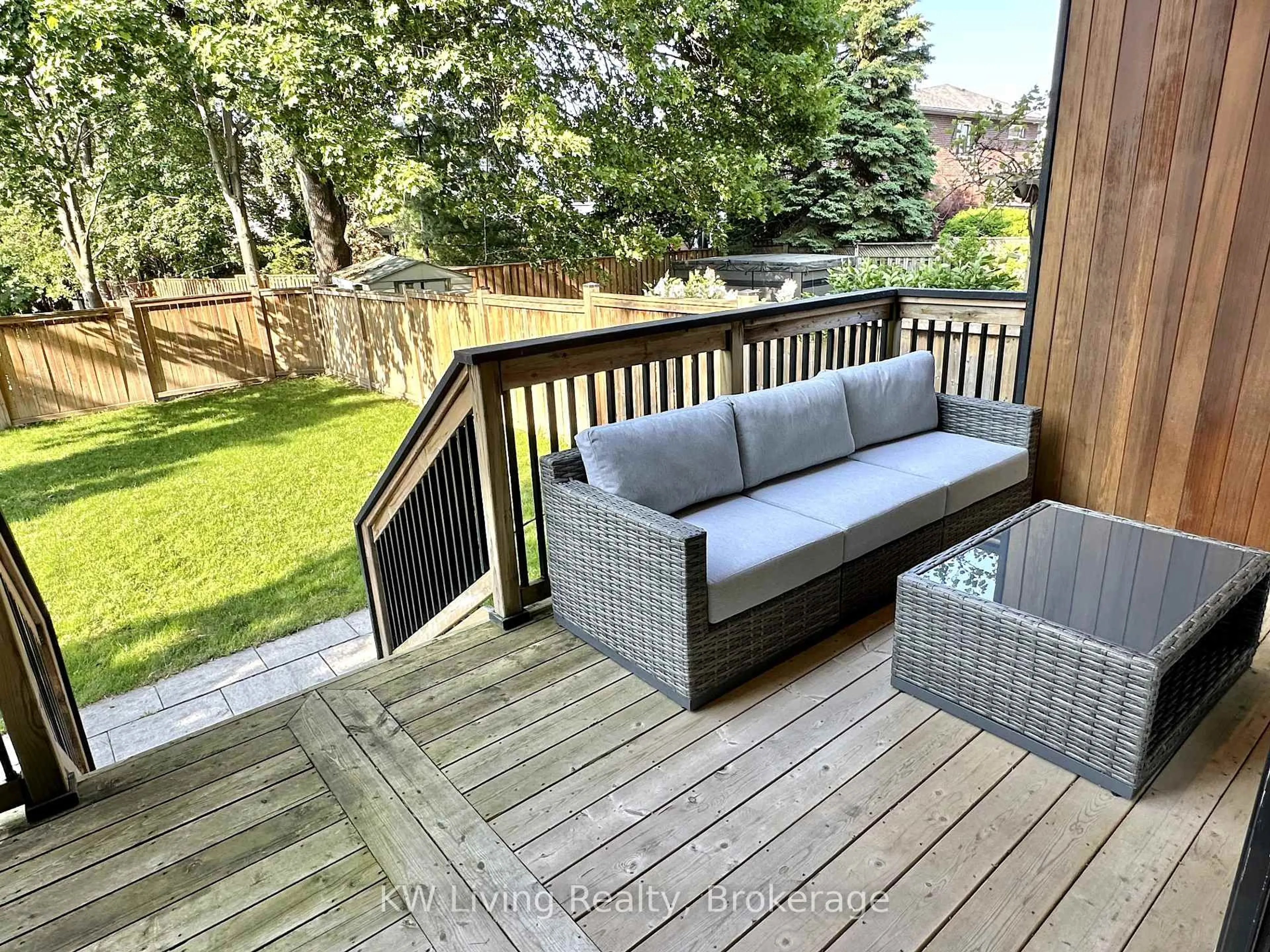 Patio, water/lake/river/ocean view for 18 Ferris Rd, Toronto Ontario M4B 1G1
