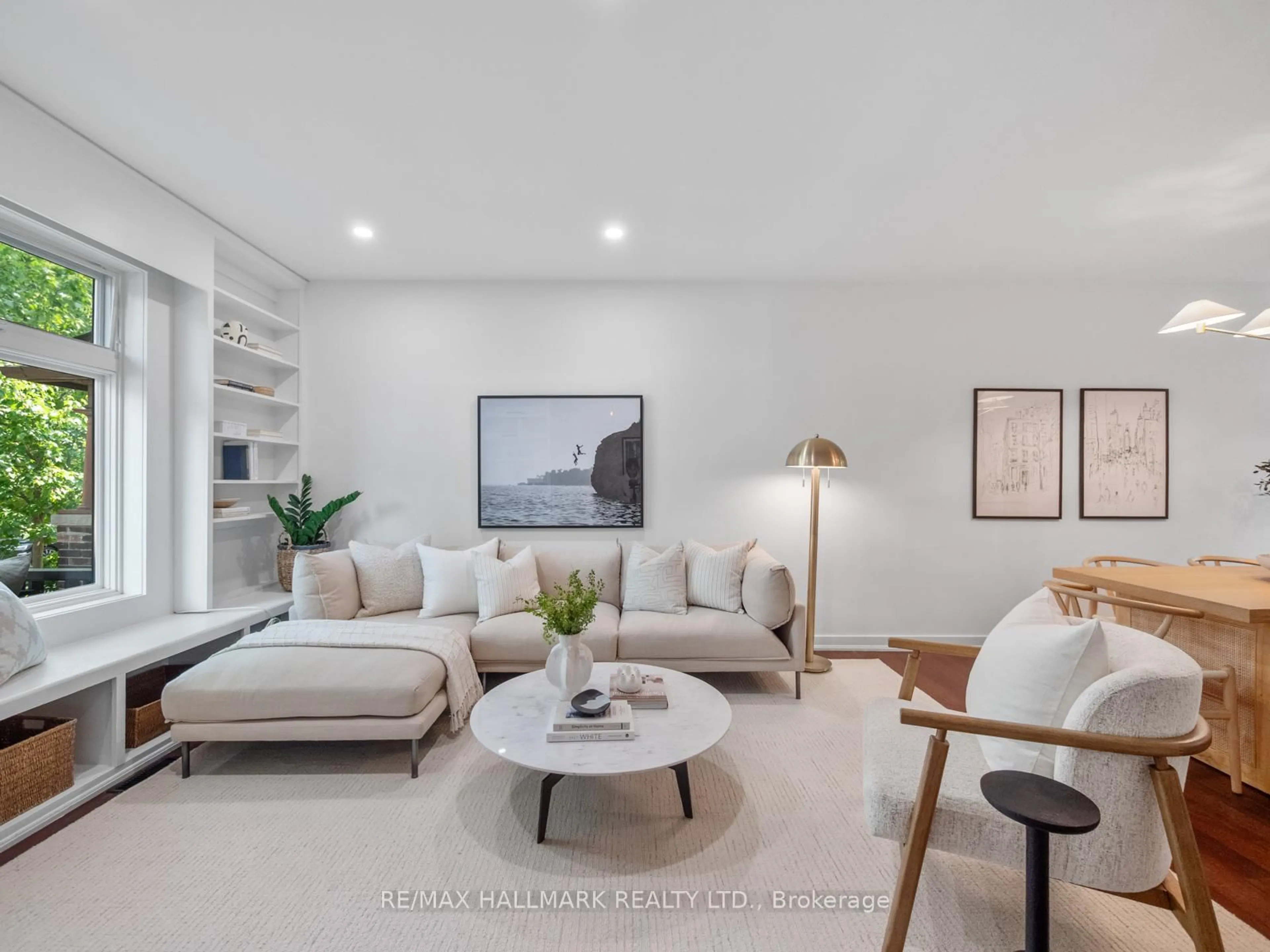 Living room with furniture, unknown for 275 Withrow Ave, Toronto Ontario M4J 1B6