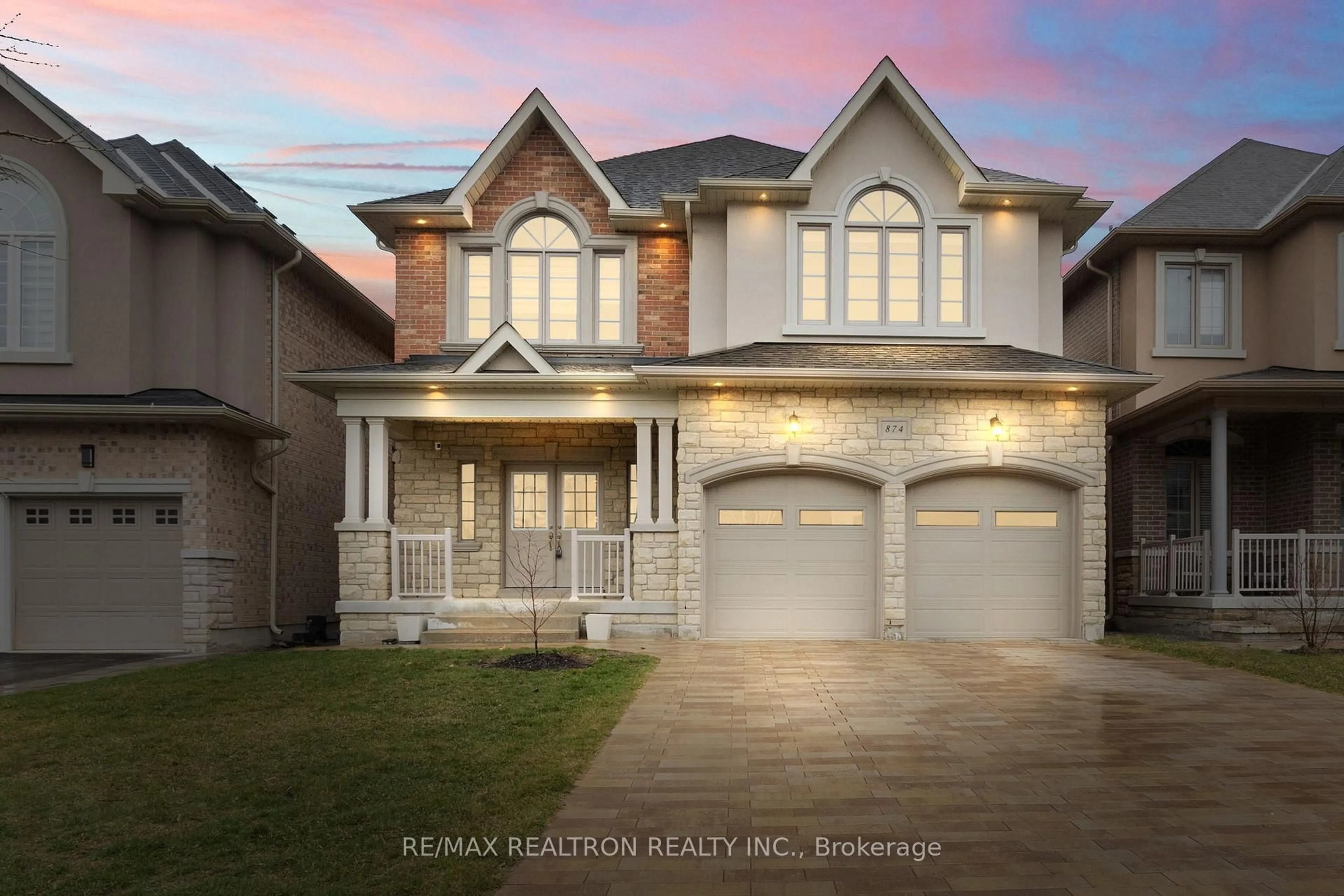 Home with vinyl exterior material, street for 874 Wingarden Cres, Pickering Ontario L1V 7C5