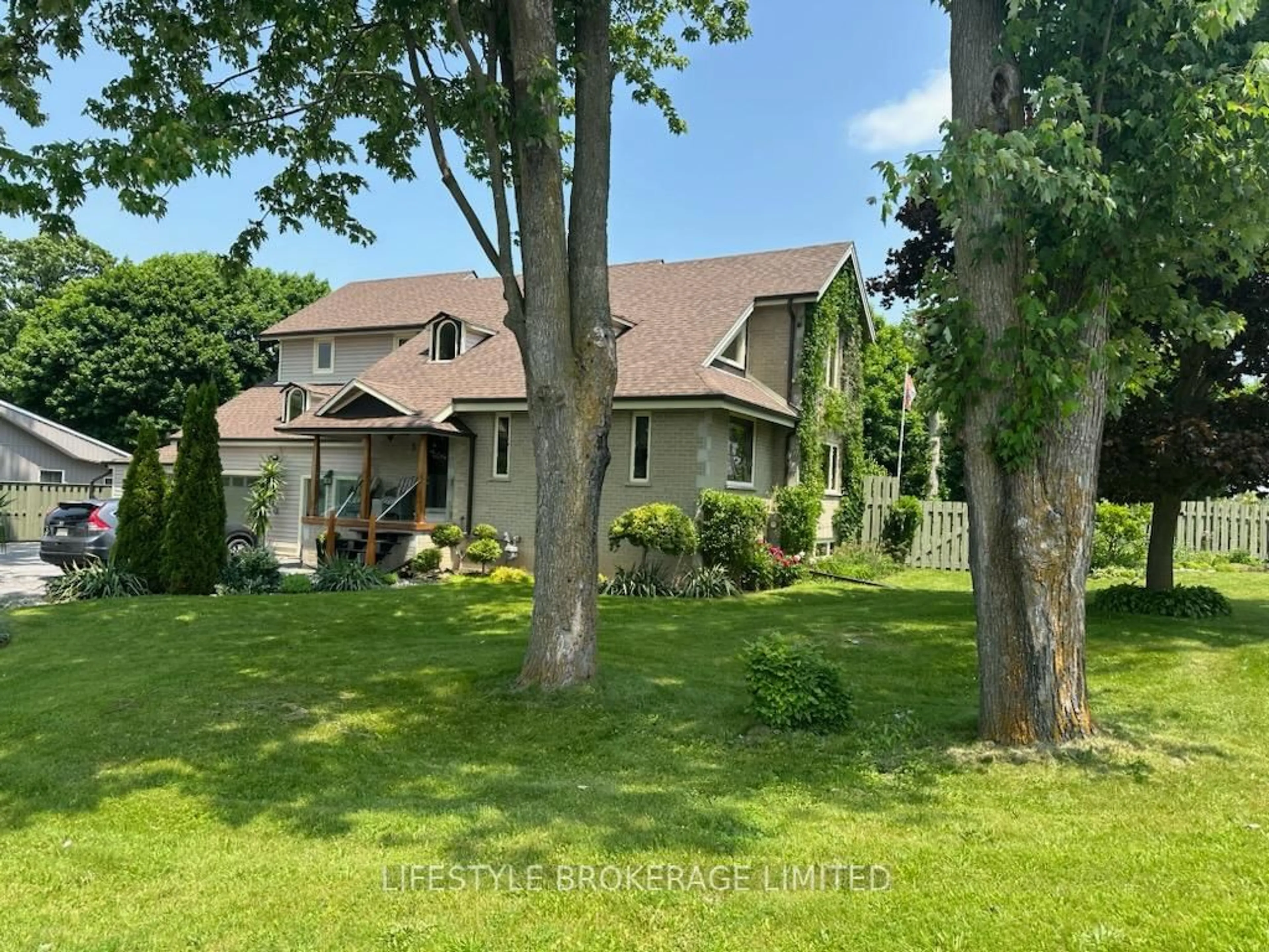 A pic from outside/outdoor area/front of a property/back of a property/a pic from drone, unknown for 5 First St, Scugog Ontario L0B 1E0