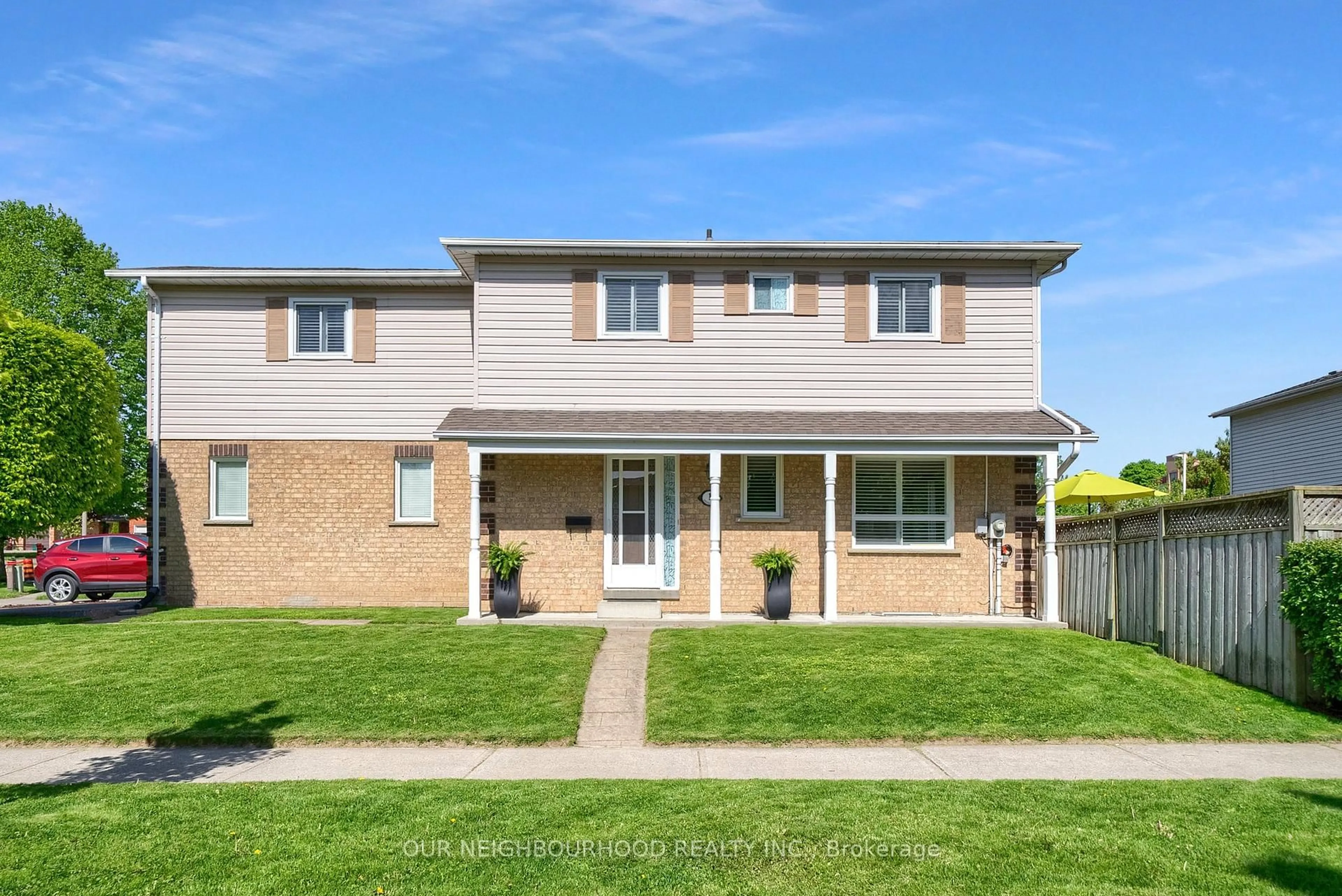 Home with brick exterior material, street for 1 Sylvia Crt, Clarington Ontario L1B 1J4
