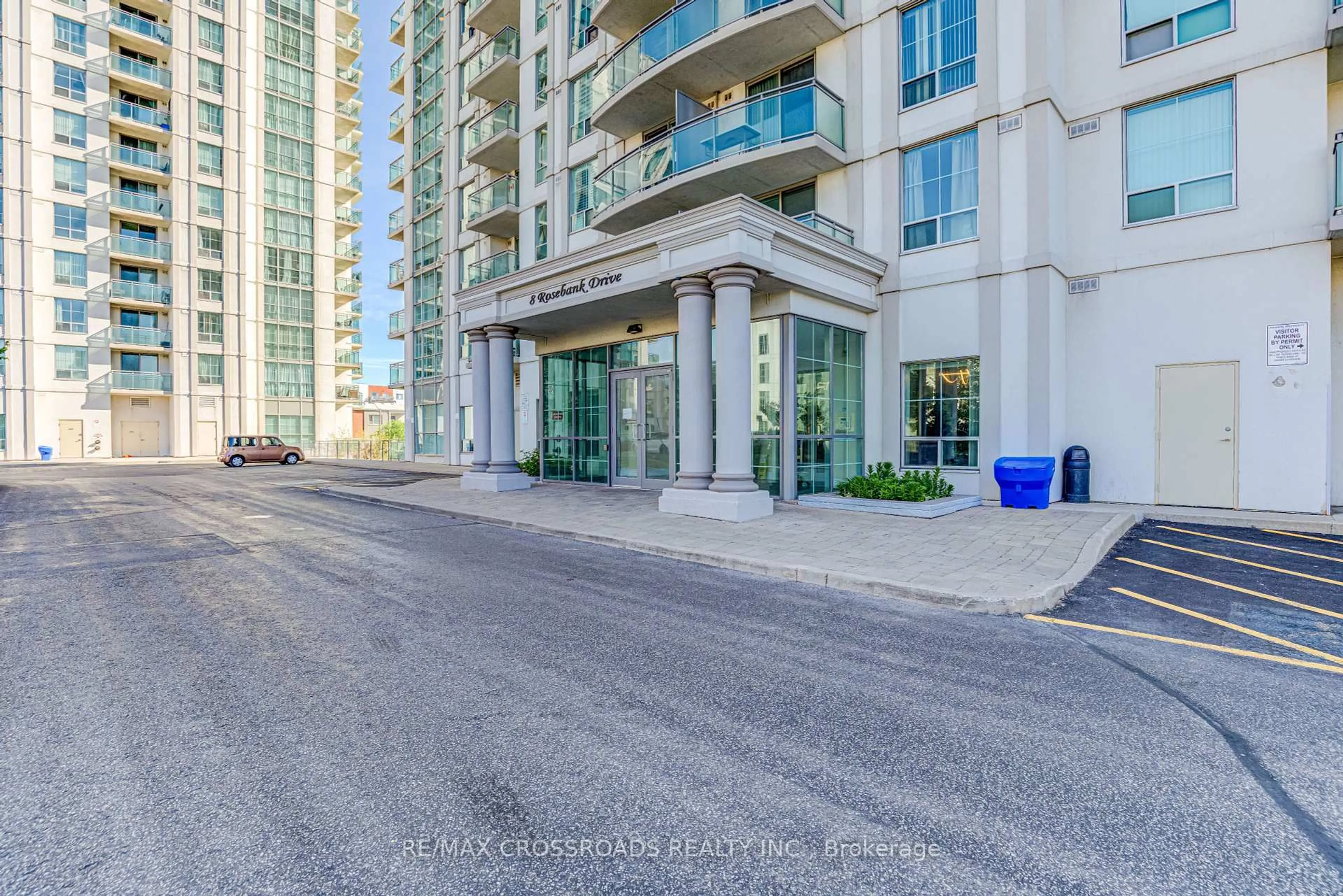 Indoor foyer for 8 Rosebank Dr #11H, Toronto Ontario M1B 5Z3