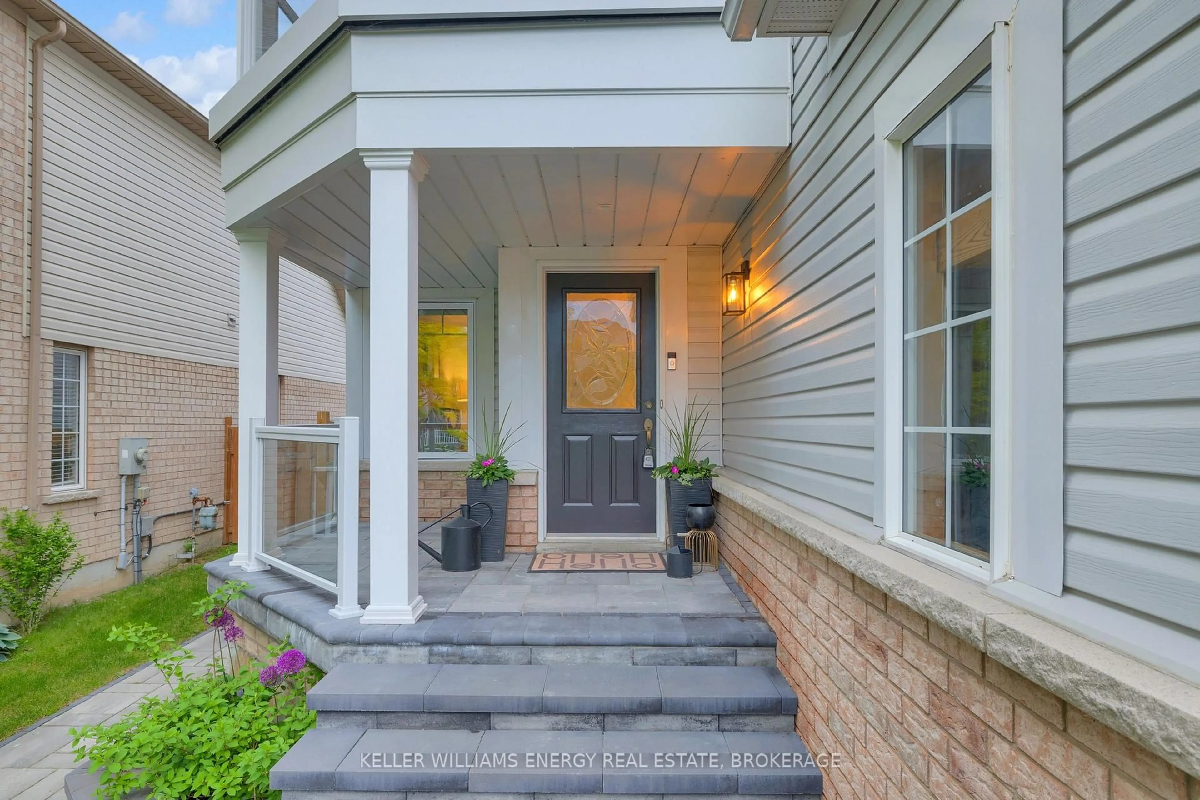 Indoor entryway for 65 Scadding Ave, Whitby Ontario L1N 9X3