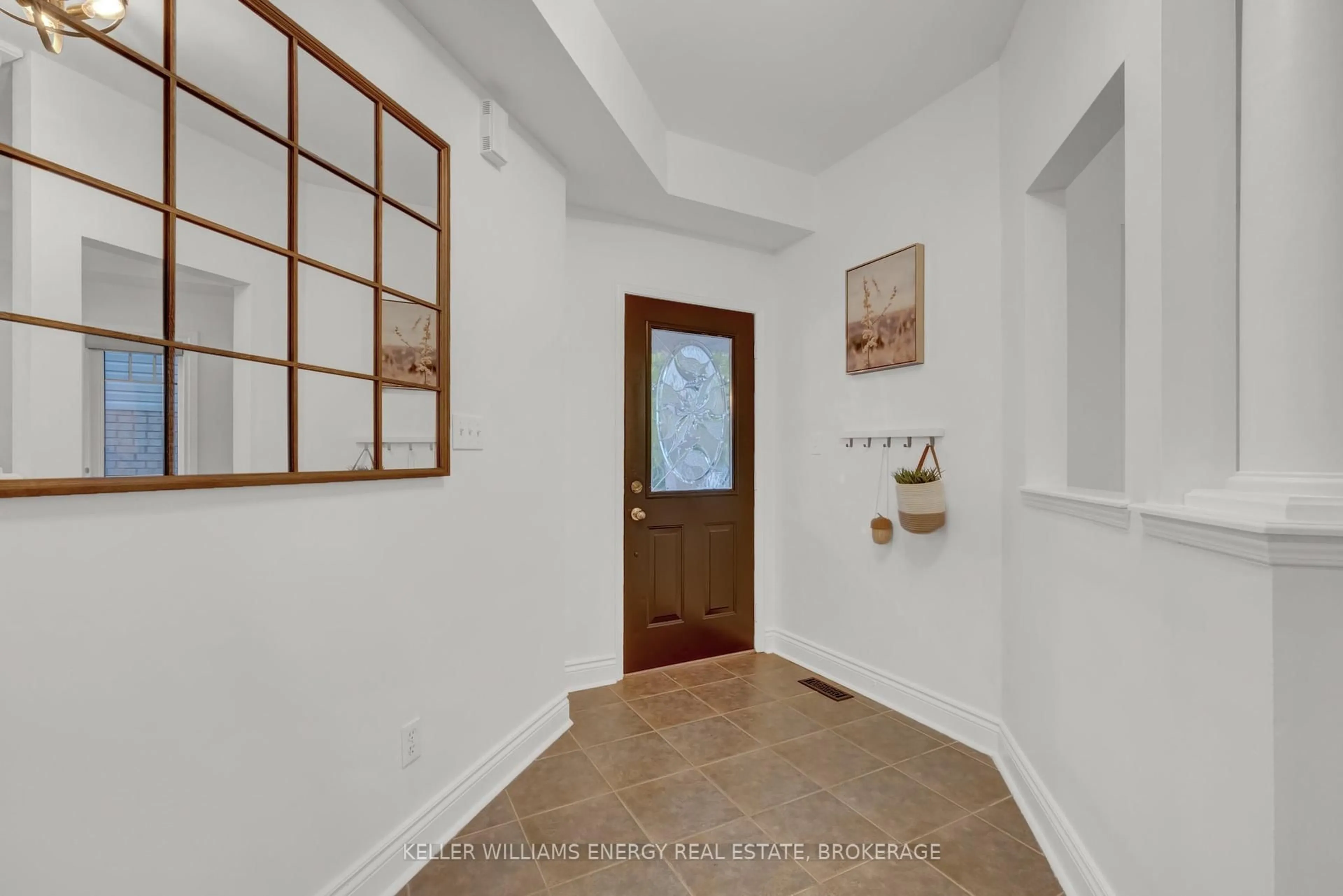 Indoor entryway for 65 Scadding Ave, Whitby Ontario L1N 9X3