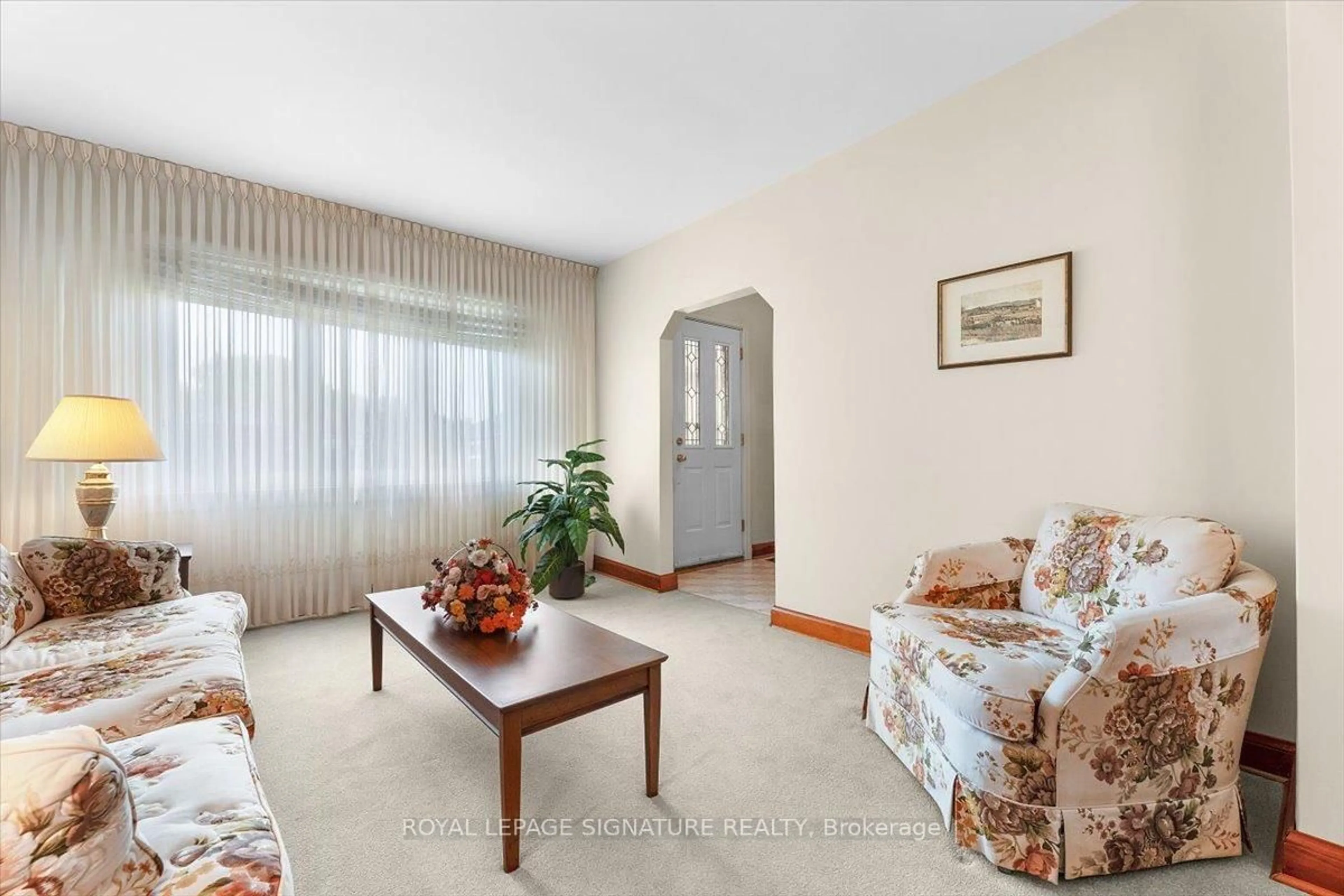 Living room with furniture, unknown for 234 Etna Ave, Oshawa Ontario L1H 3B8