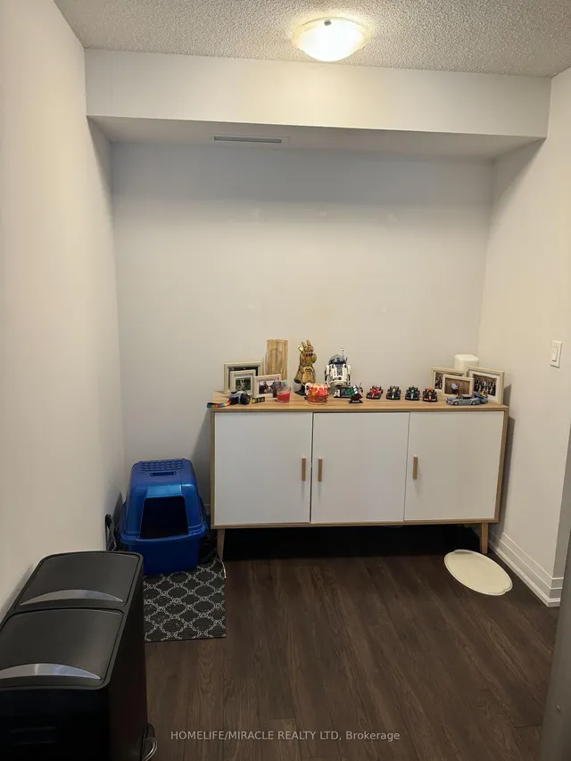 Additional property image - 20 Meadowglen Pl Unit 1610