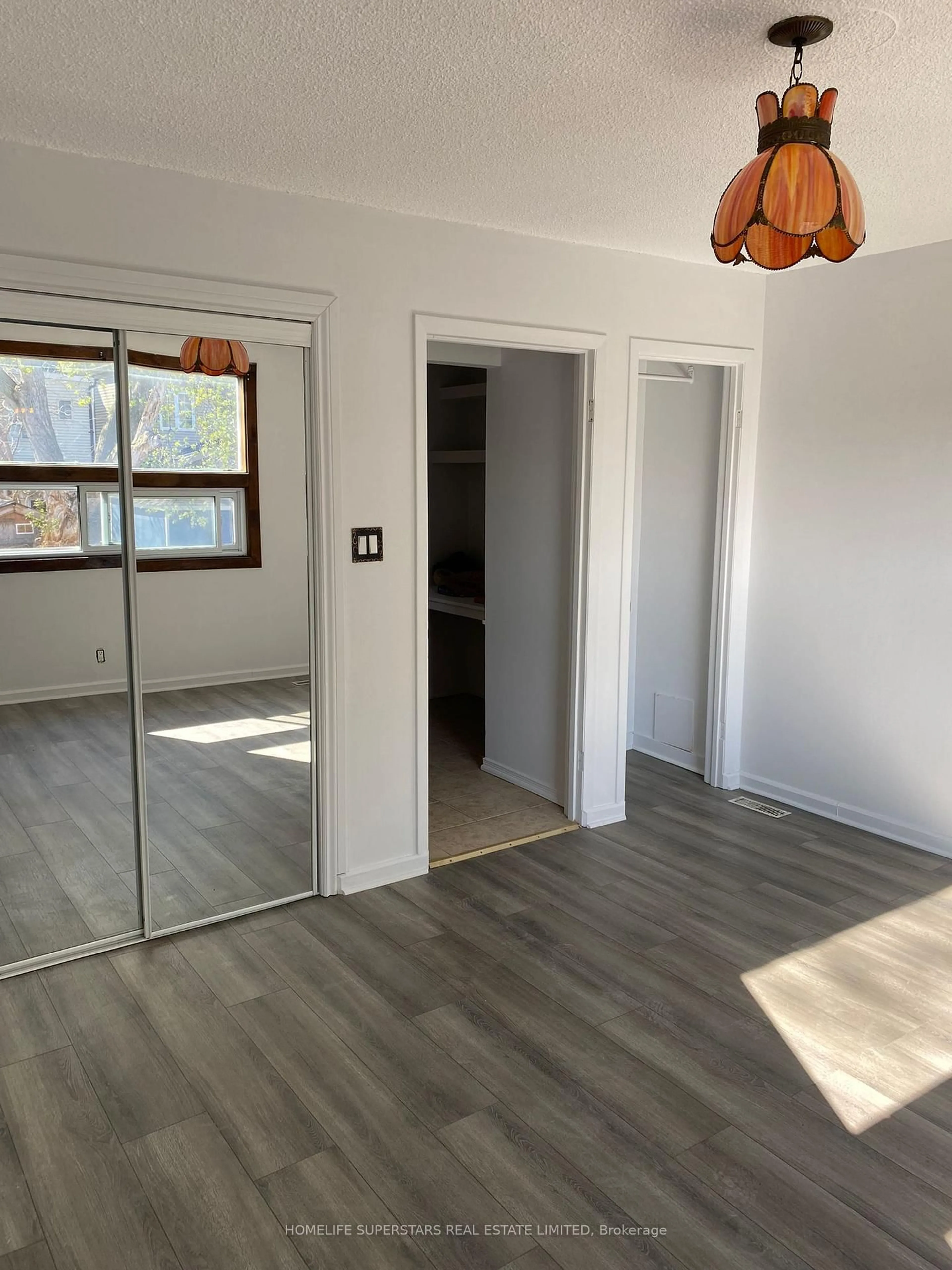 A pic of a room for 1263 Woodbine Ave, Toronto Ontario M4C 4E5