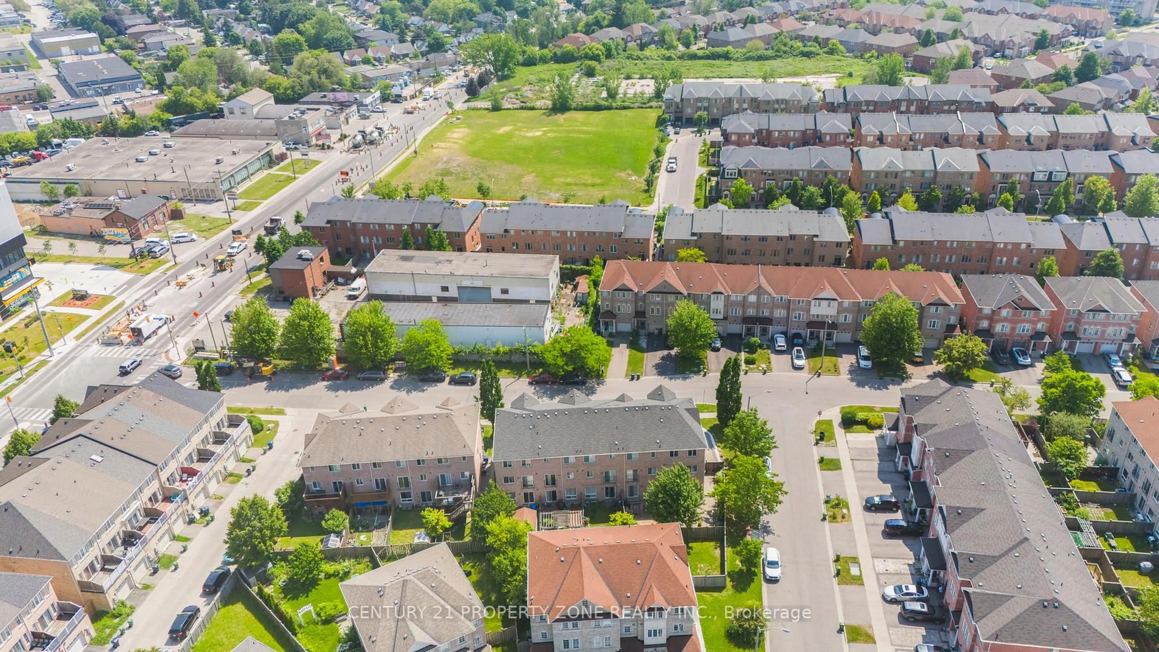 A pic from outside/outdoor area/front of a property/back of a property/a pic from drone, street for 28 Seminoff St, Toronto Ontario M1L 0B1