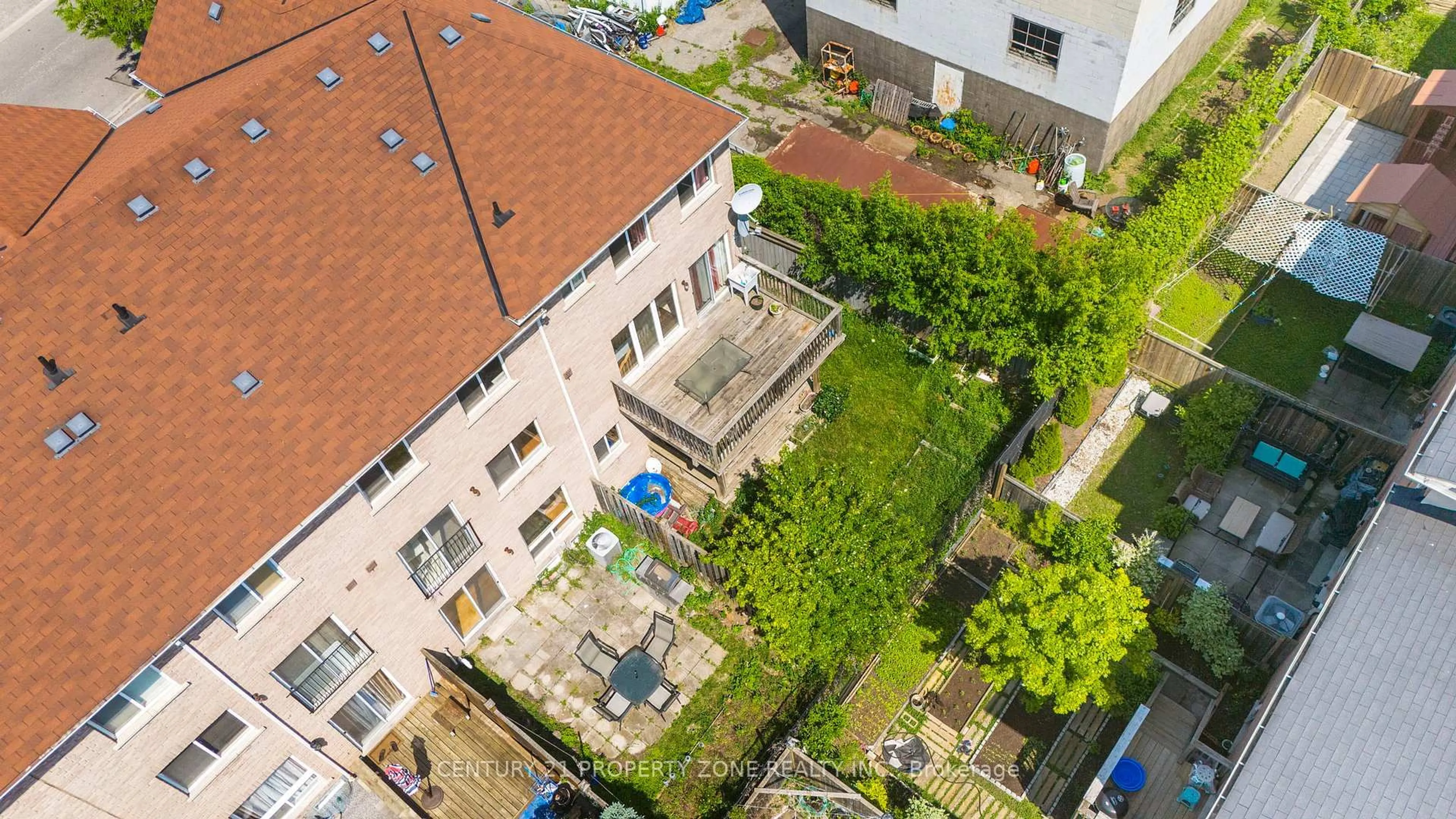 A pic from outside/outdoor area/front of a property/back of a property/a pic from drone, city buildings view from balcony for 28 Seminoff St, Toronto Ontario M1L 0B1