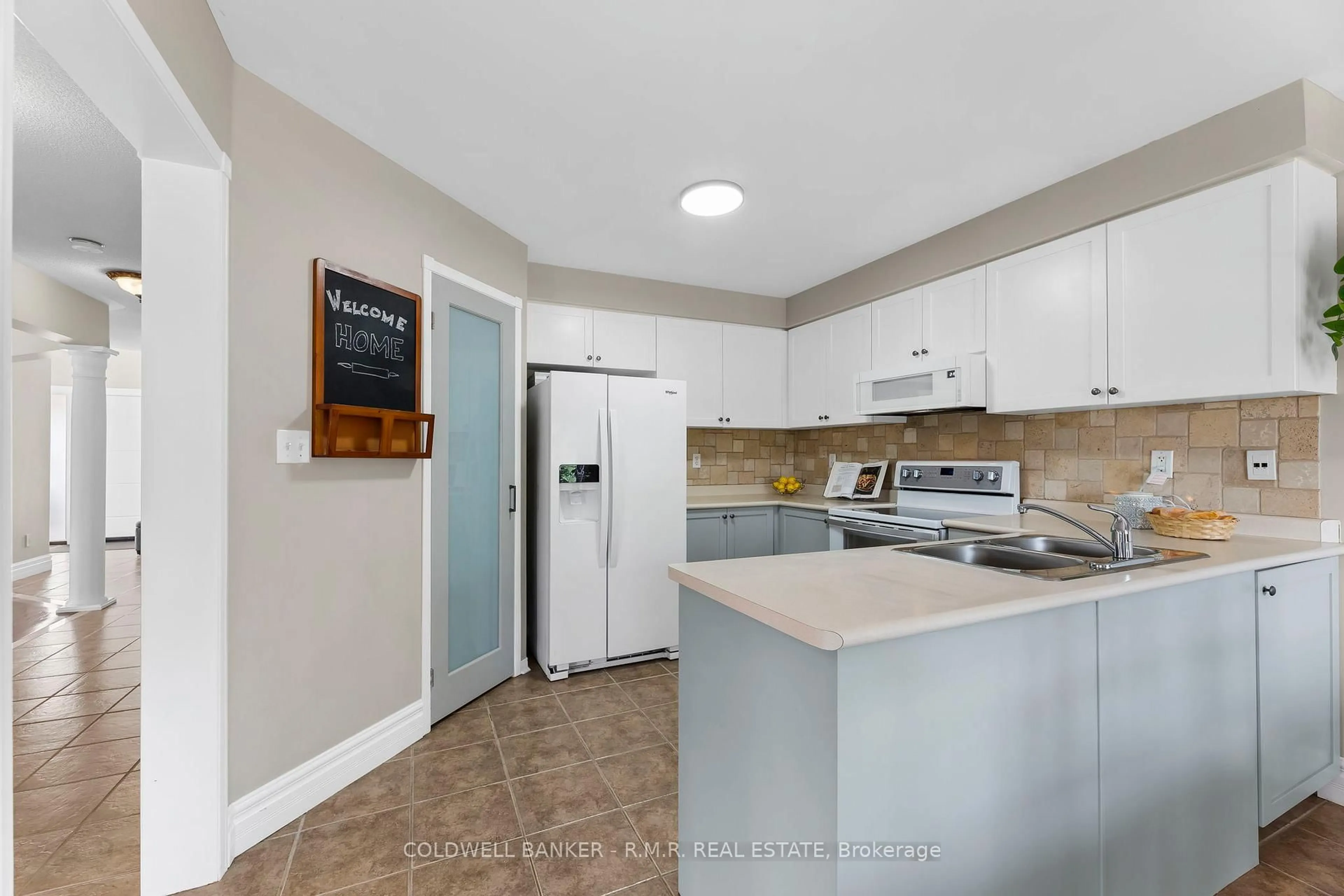 Standard kitchen, ceramic/tile floor for 1151 Ashgrove Cres, Oshawa Ontario L1K 2X7