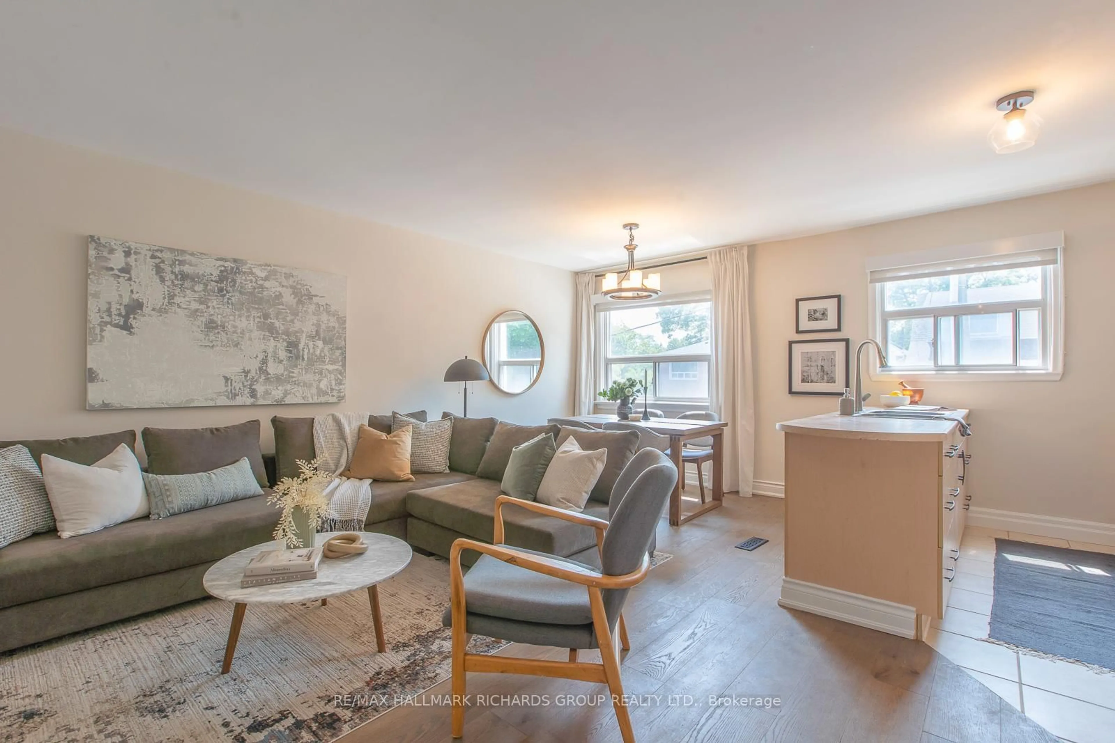 Living room with furniture, unknown for 159 Bellefair Ave, Toronto Ontario M4L 3V1