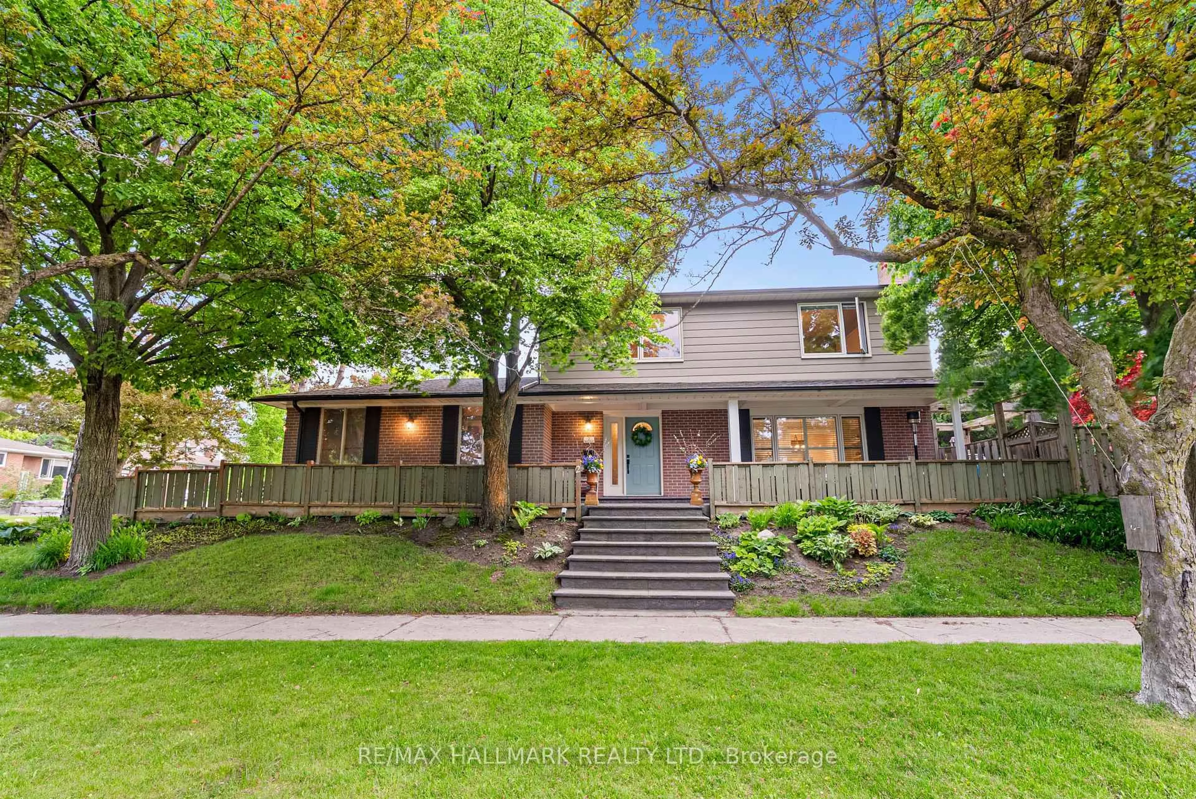 Home with brick exterior material, street for 2 Wichey Rd, Toronto Ontario M1C 2H4