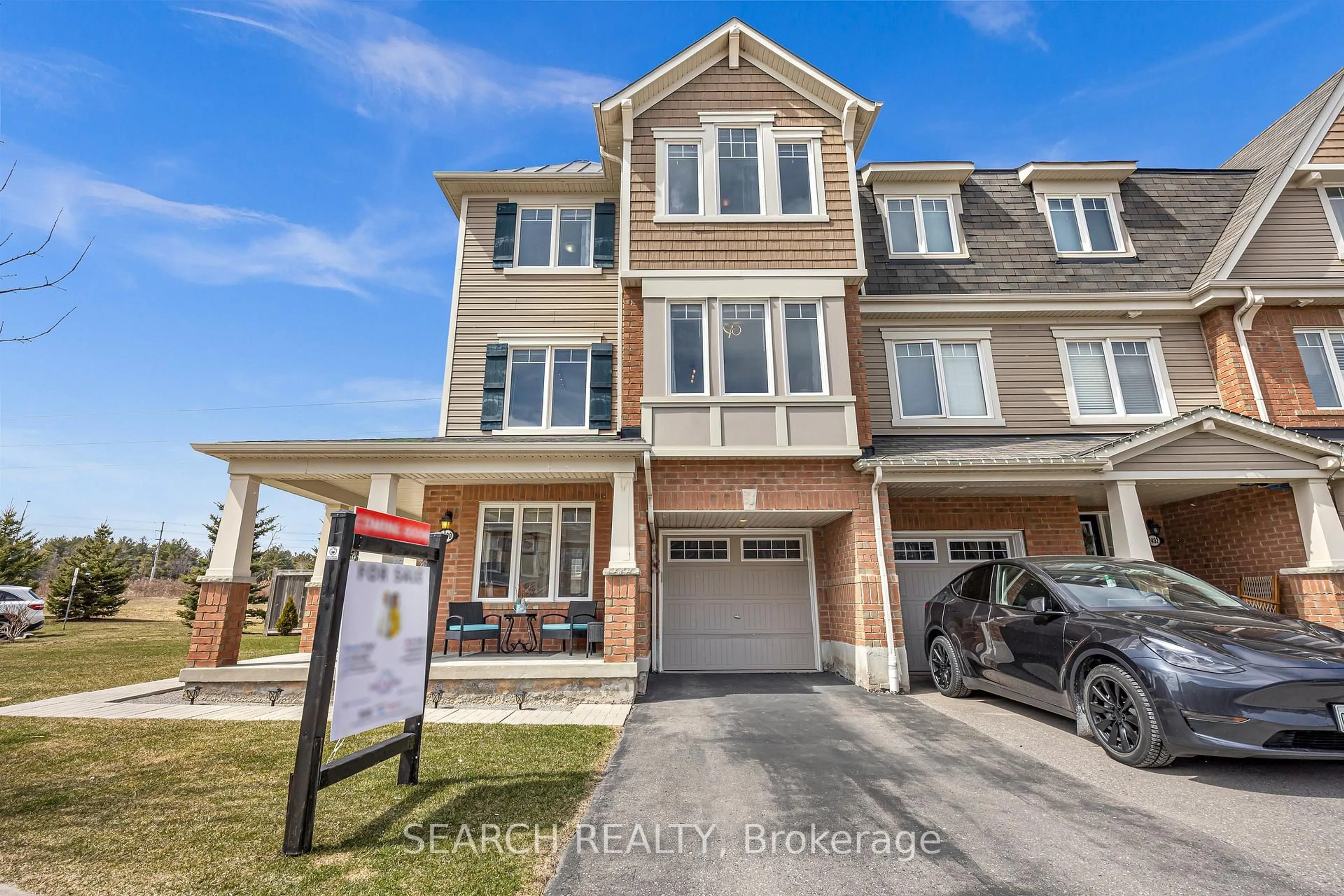 Unknown for 2400 Bronzedale St, Pickering Ontario L1X 0C3