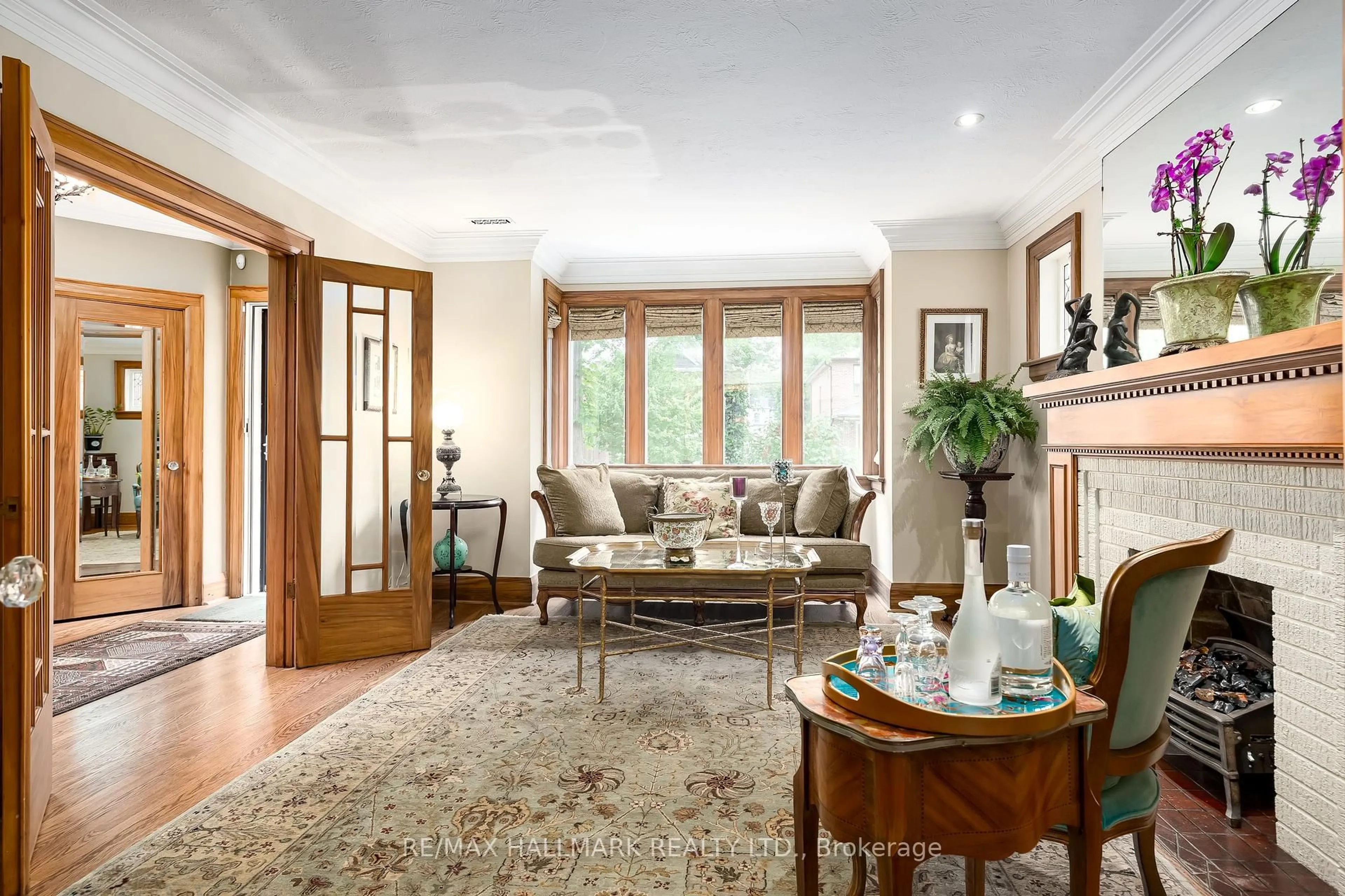 Indoor foyer for 67 Nealon Ave, Toronto Ontario M4K 1Z3