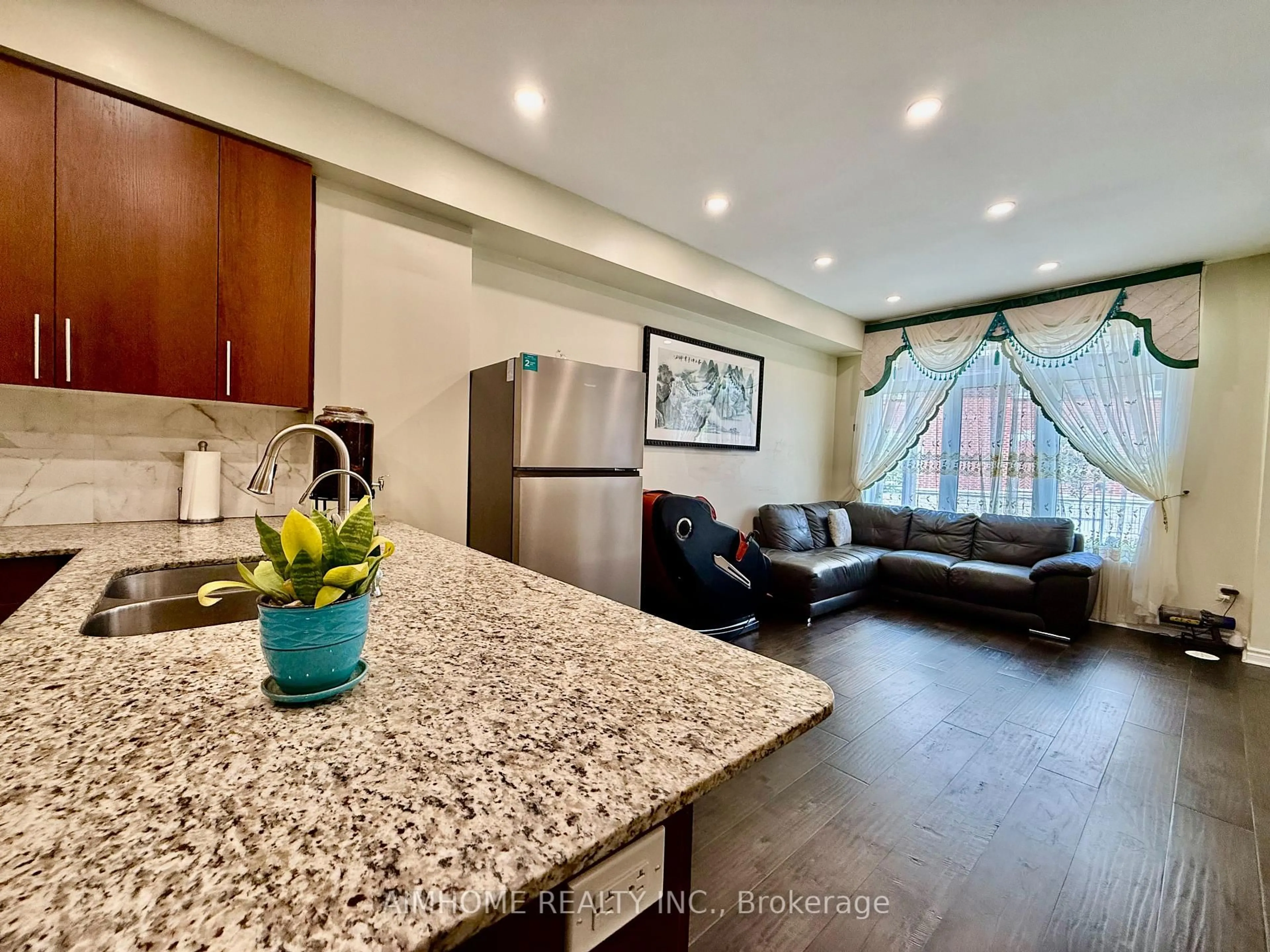 Open concept kitchen, unknown for 4 Eaton Park Lane #9, Toronto Ontario M1W 0A5