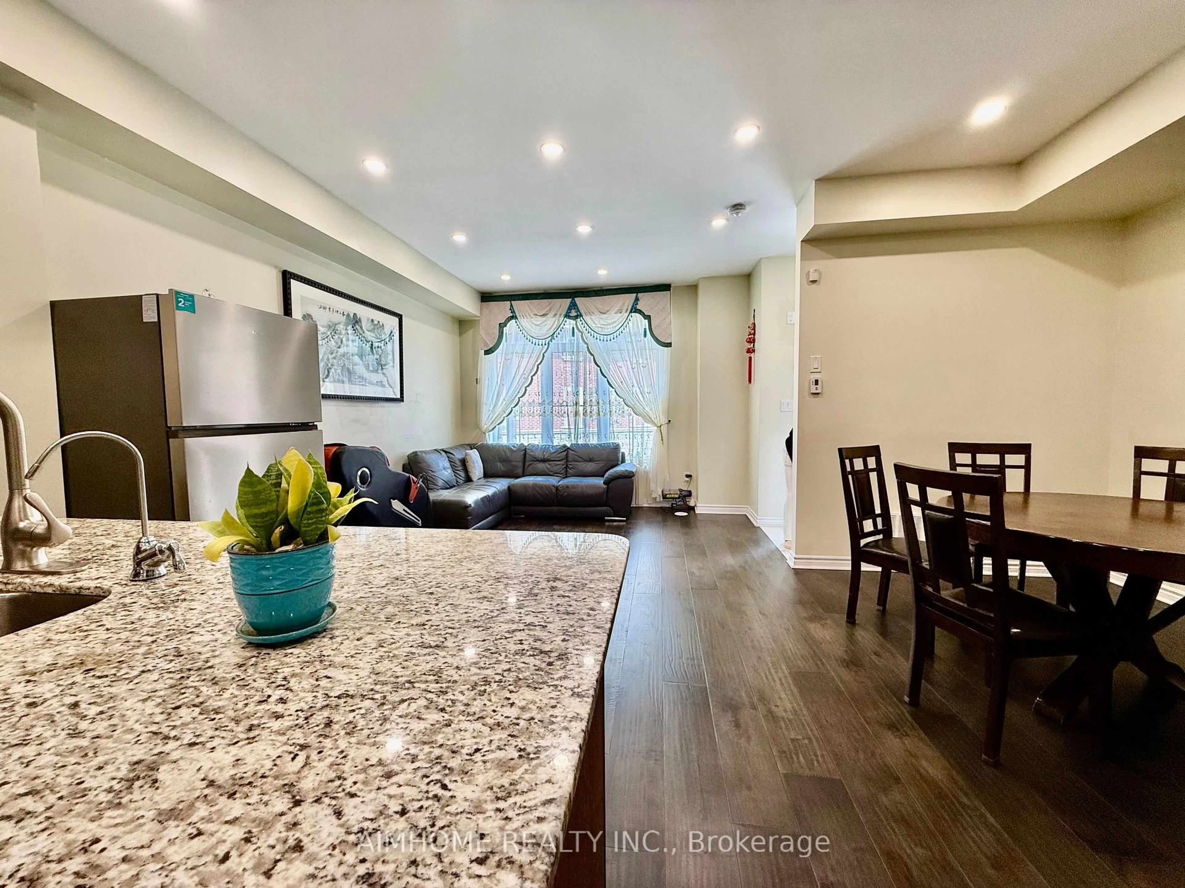 Open concept kitchen, unknown for 4 Eaton Park Lane #9, Toronto Ontario M1W 0A5