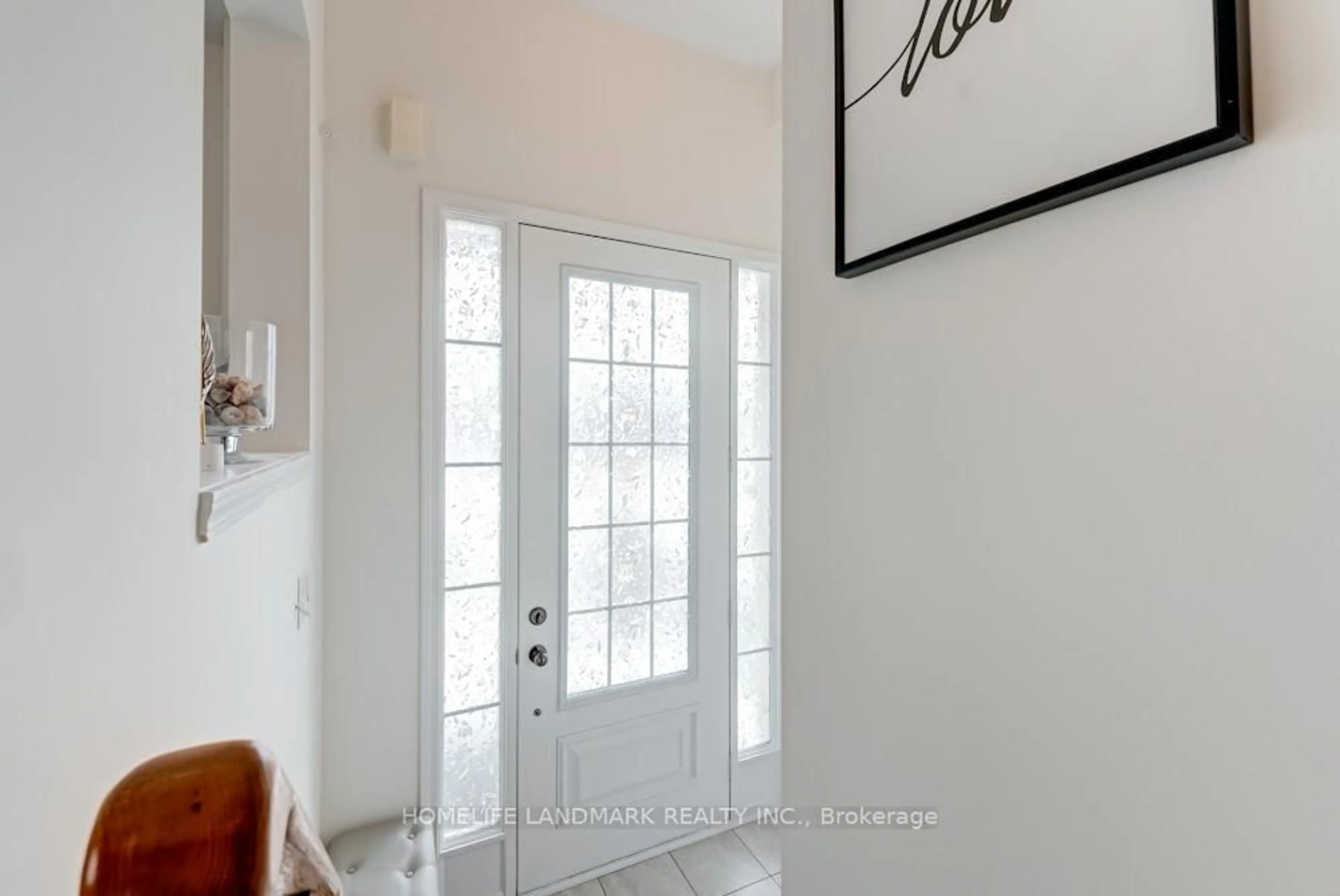 Indoor entryway for 144 Mcbride Ave, Clarington Ontario L1C 0J4