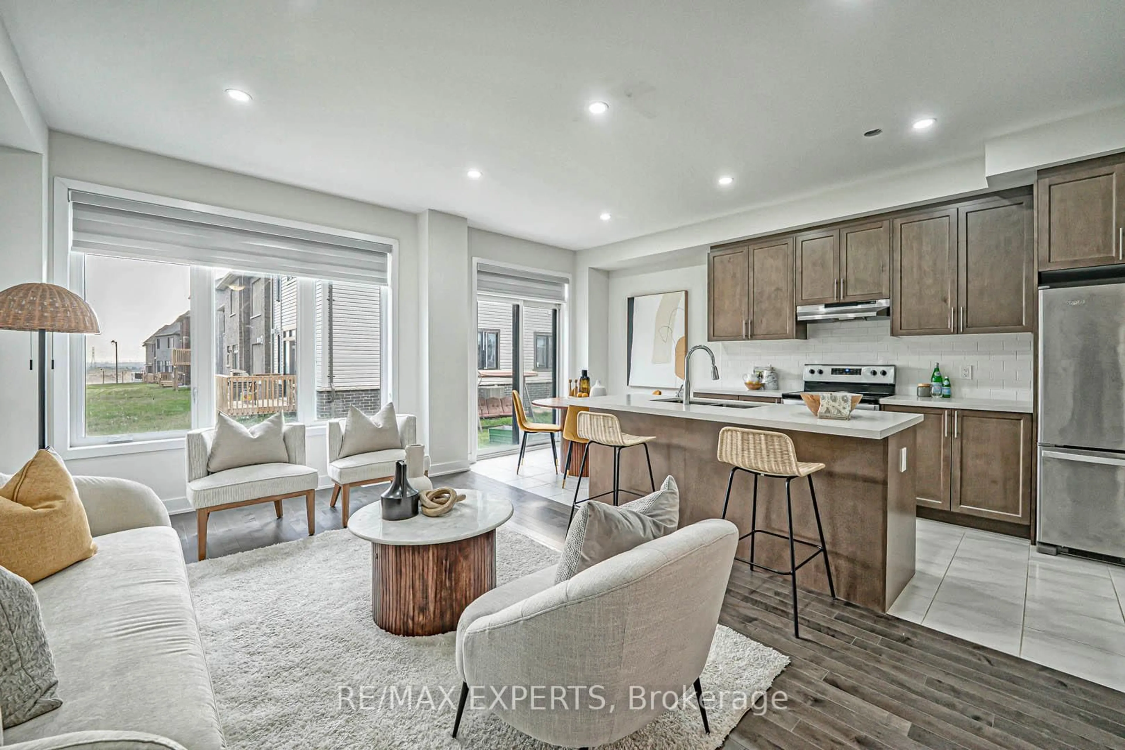 Open concept kitchen, unknown for 1064 Thompson Dr, Oshawa Ontario L1L 0V5