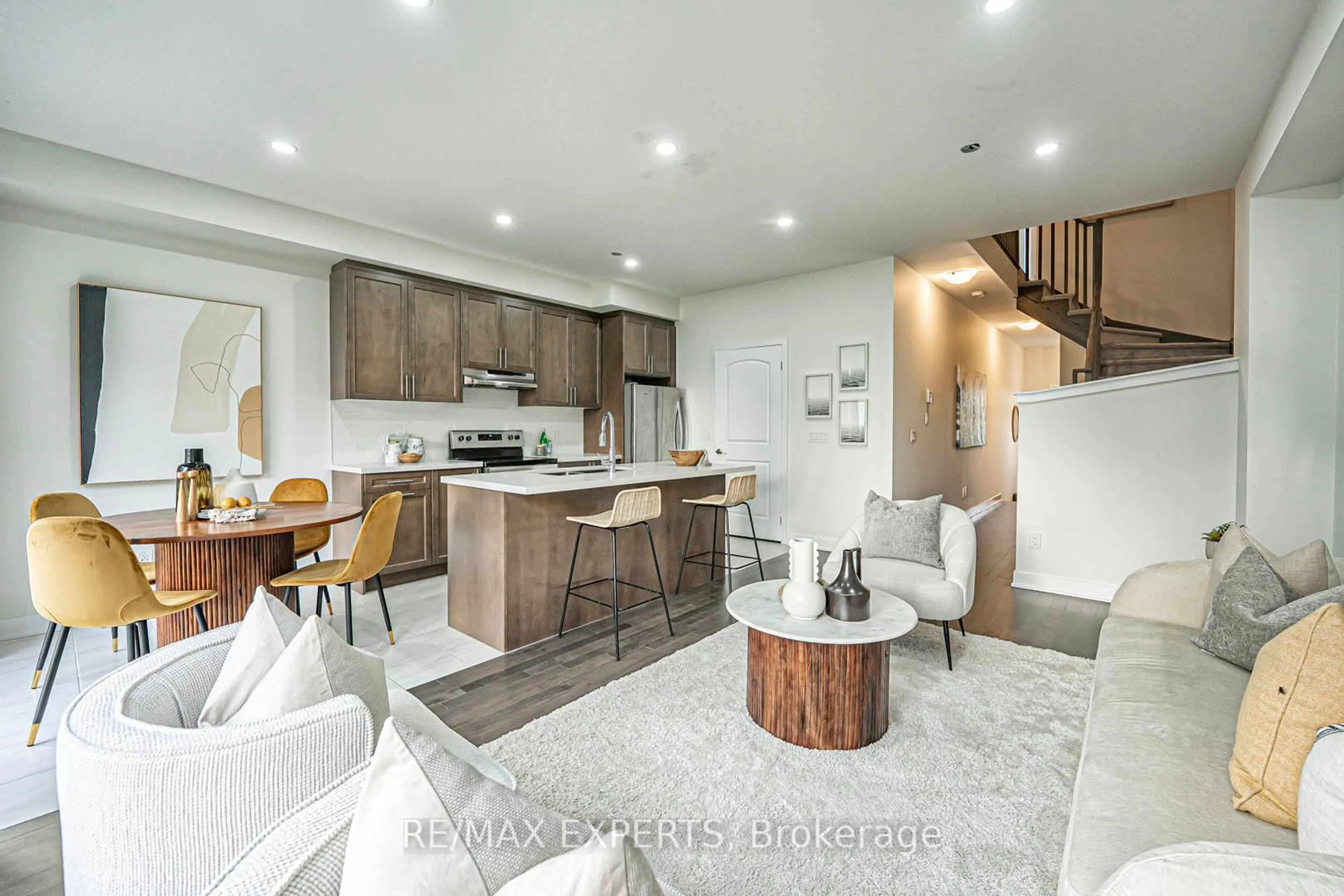 Open concept kitchen, unknown for 1064 Thompson Dr, Oshawa Ontario L1L 0V5