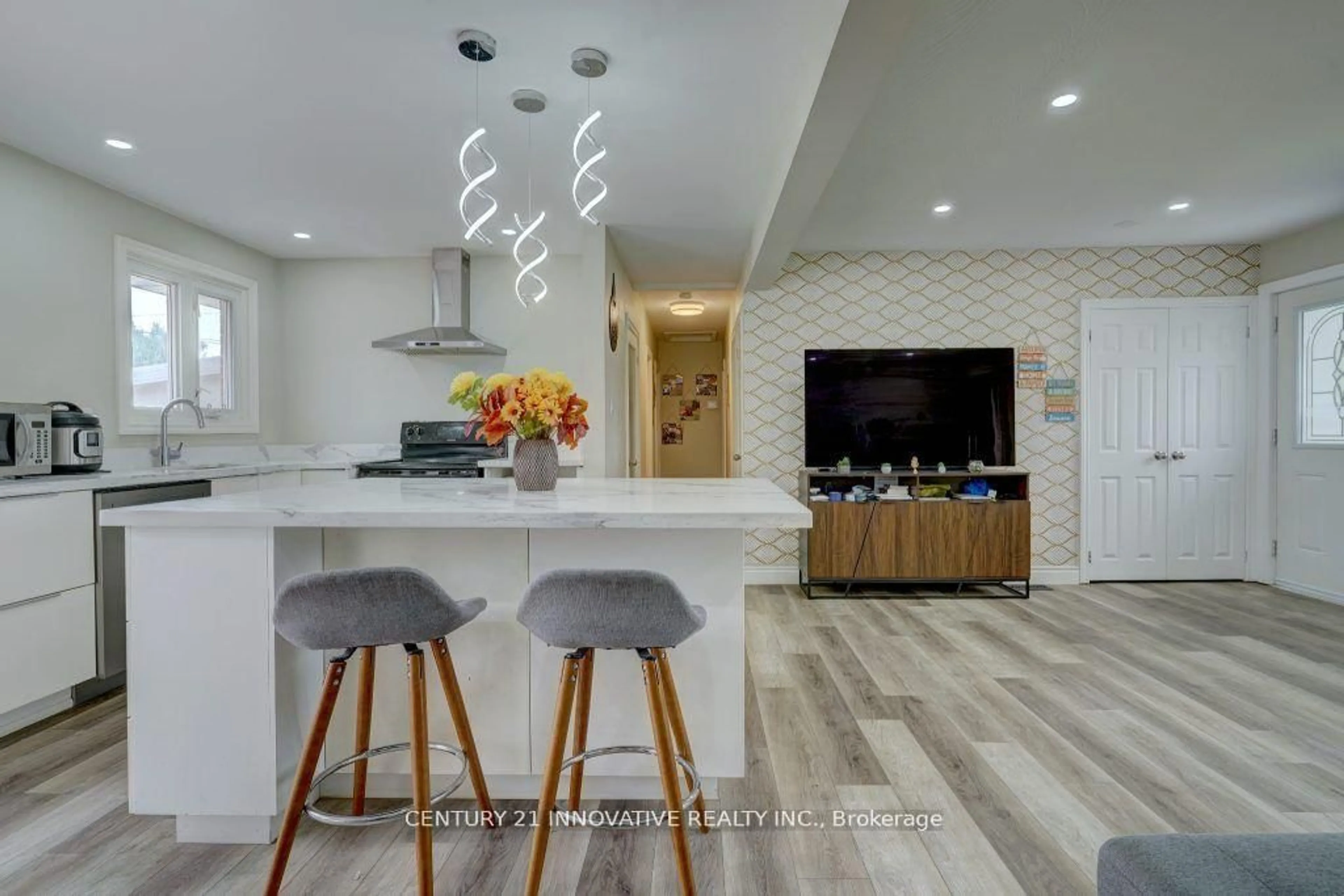 Open concept kitchen, ceramic/tile floor for 1431 Park Rd, Oshawa Ontario L1J 4K4