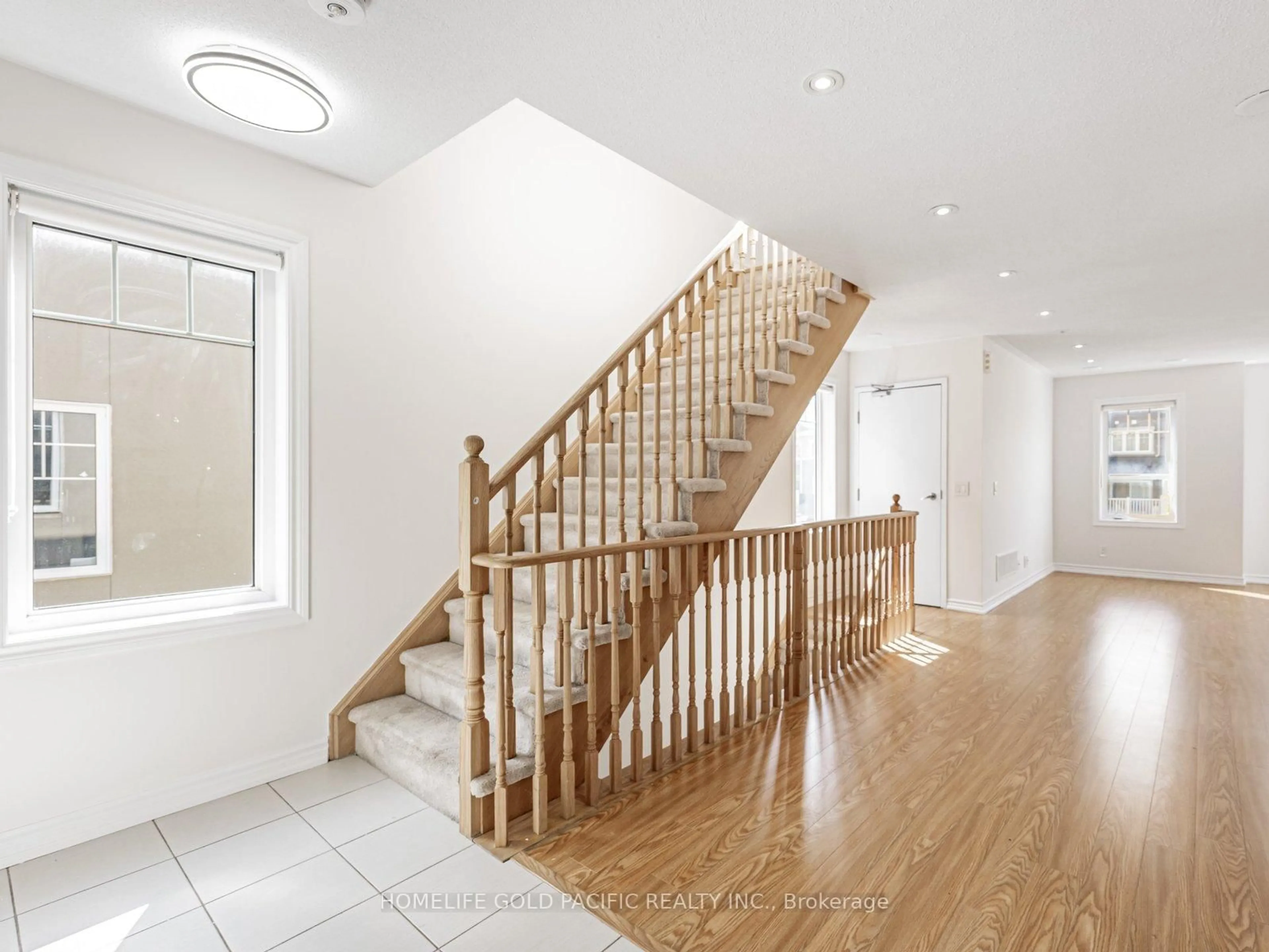 Unknown for 2500 Hill Rise Crt #28, Oshawa Ontario L1L 0M6
