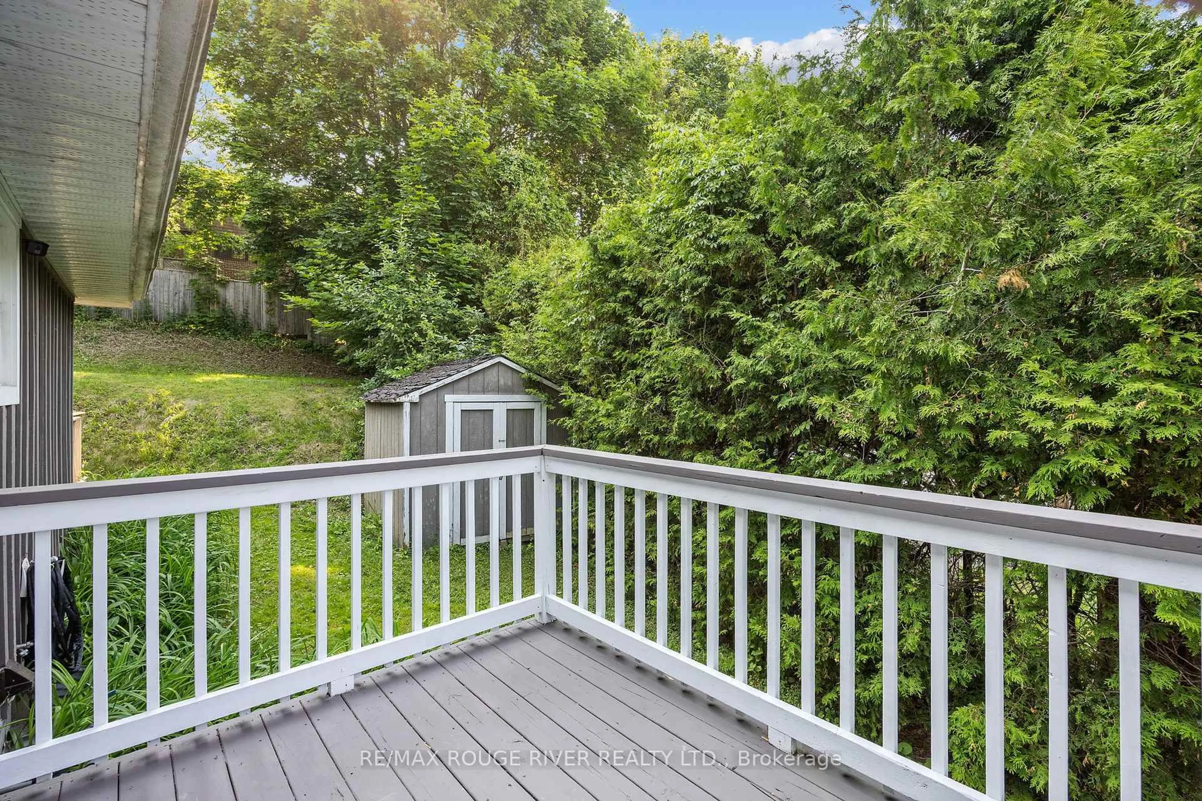 Patio, water/lake/river/ocean view for 716 Hillcrest Rd, Pickering Ontario L1W 2P1