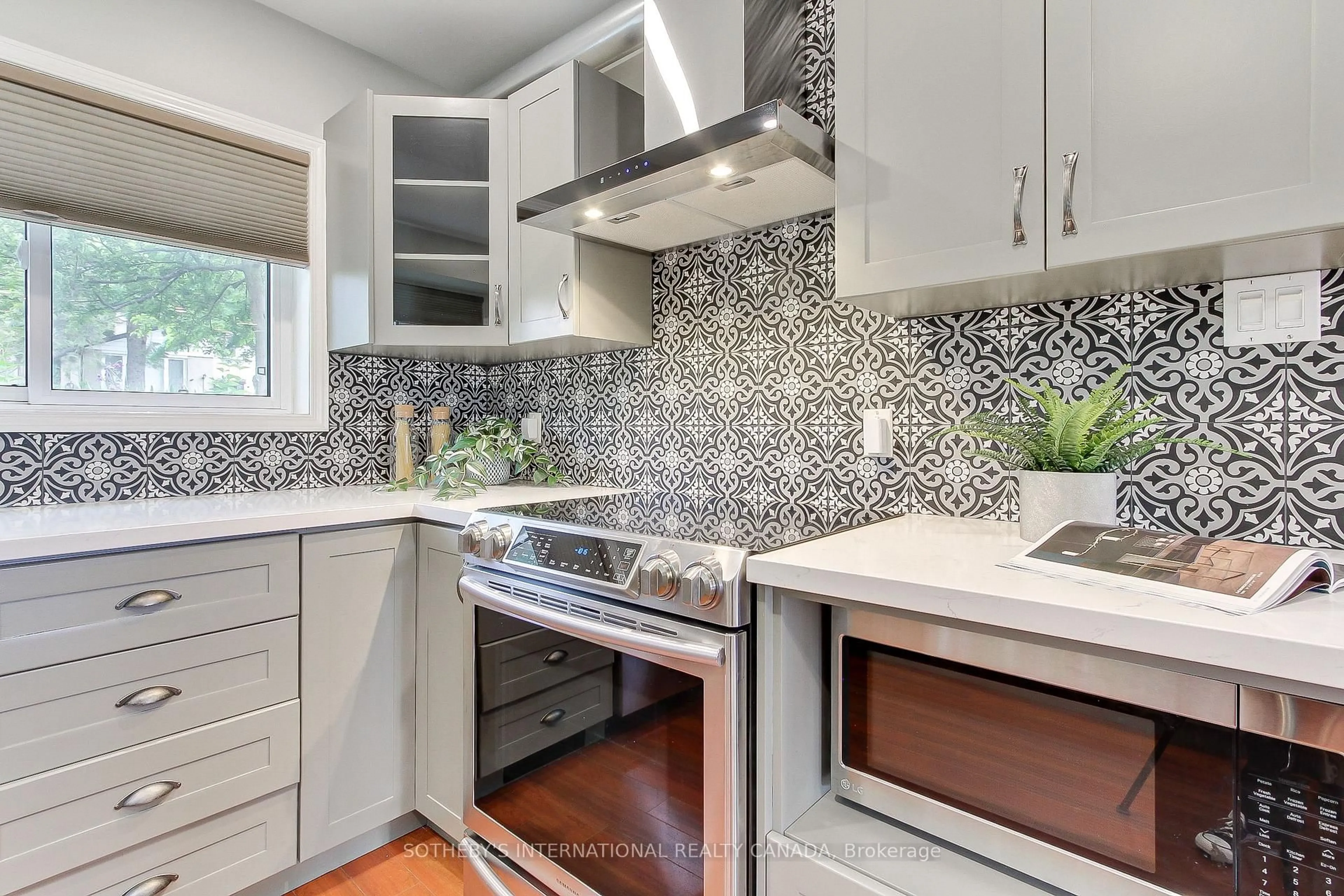 Contemporary kitchen, ceramic/tile floor for 781 Stone St, Oshawa Ontario L1J 1A4