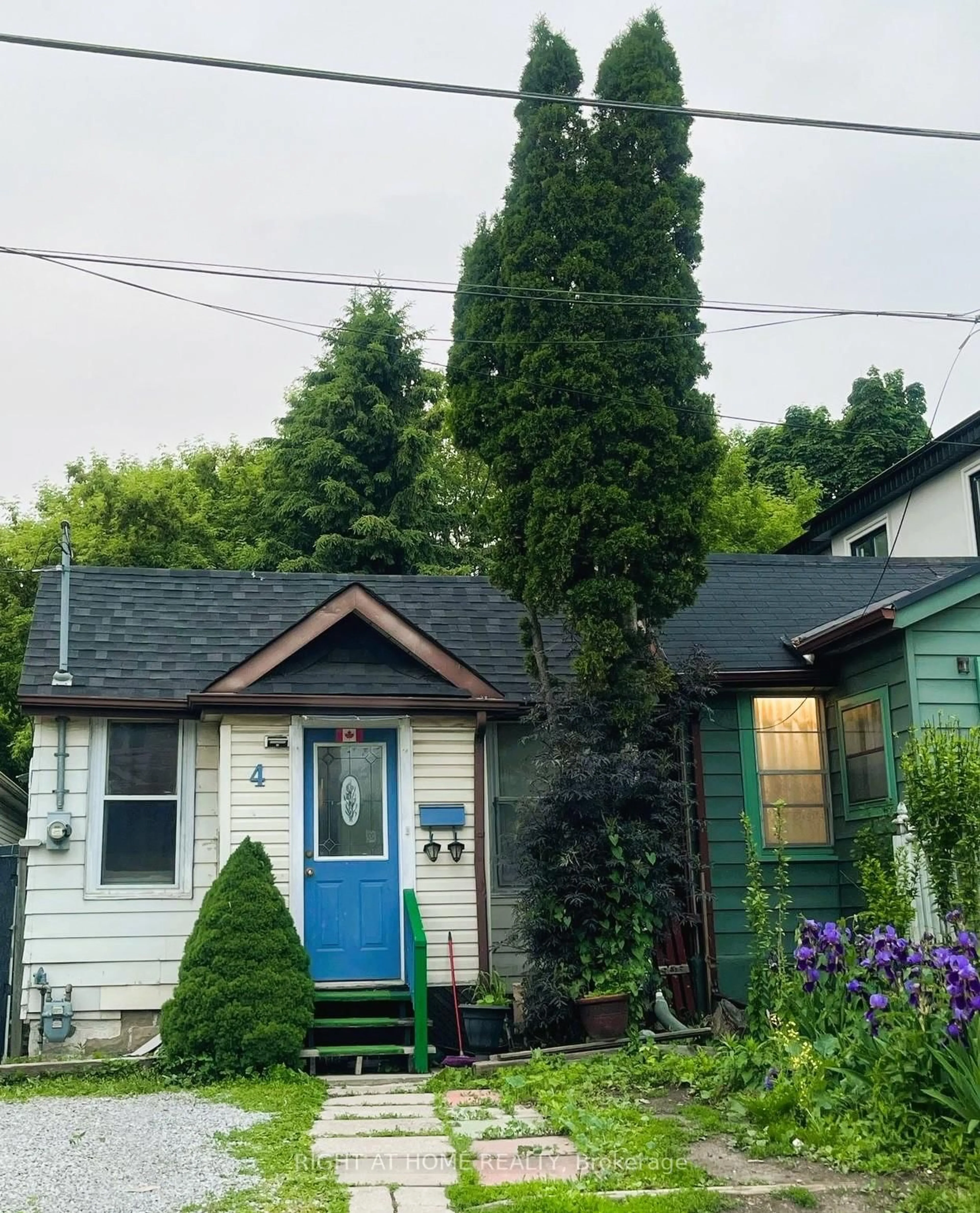 Home with vinyl exterior material, street for 4 Lucy Ave, Toronto Ontario M1L 1A2