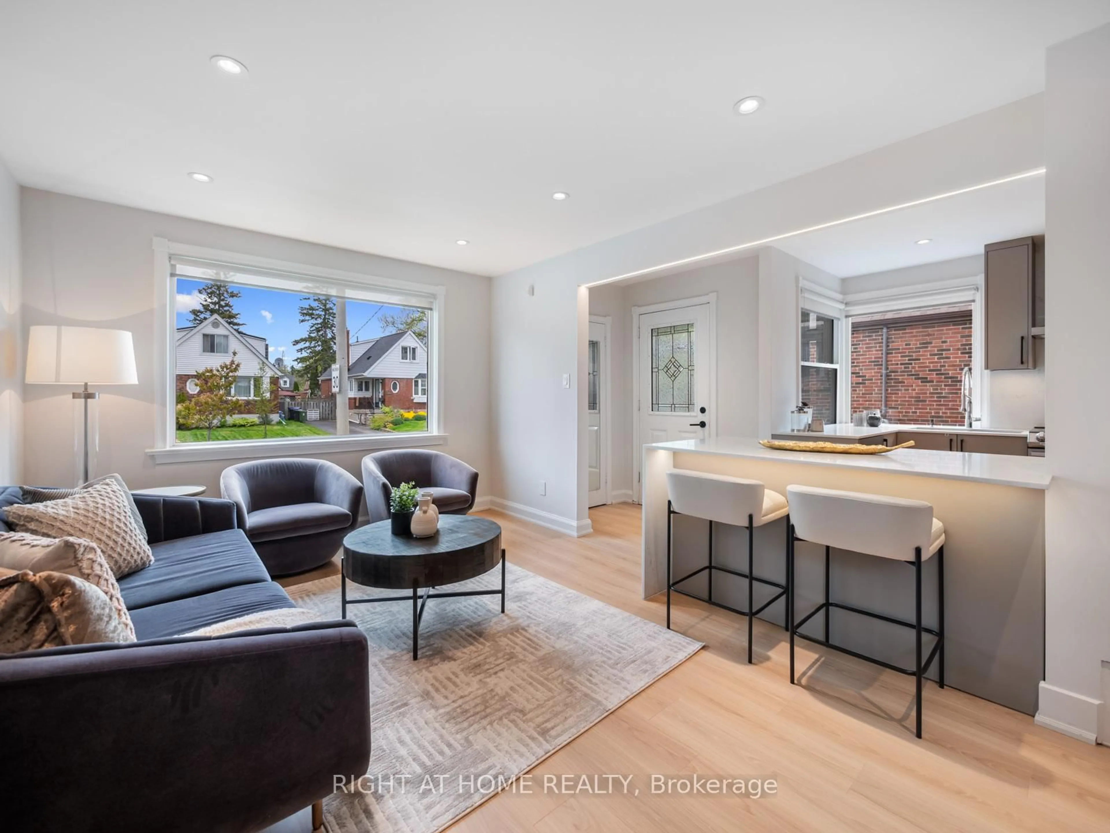 Open concept kitchen, unknown for 49 Amsterdam Ave, Toronto Ontario M4B 2B9