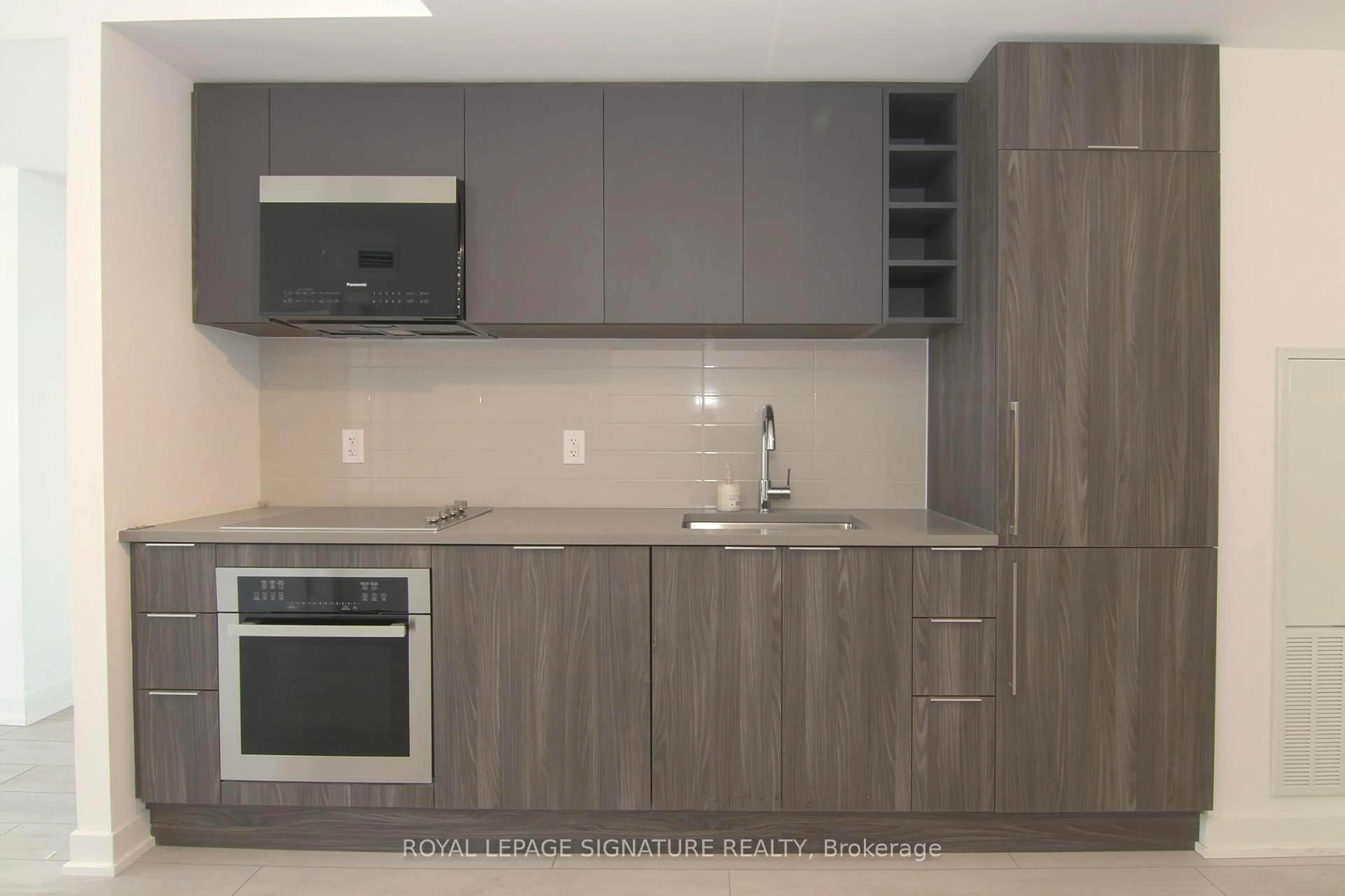 Standard kitchen, unknown for 2033 Kennedy Rd #322, Toronto Ontario M1T 0B9
