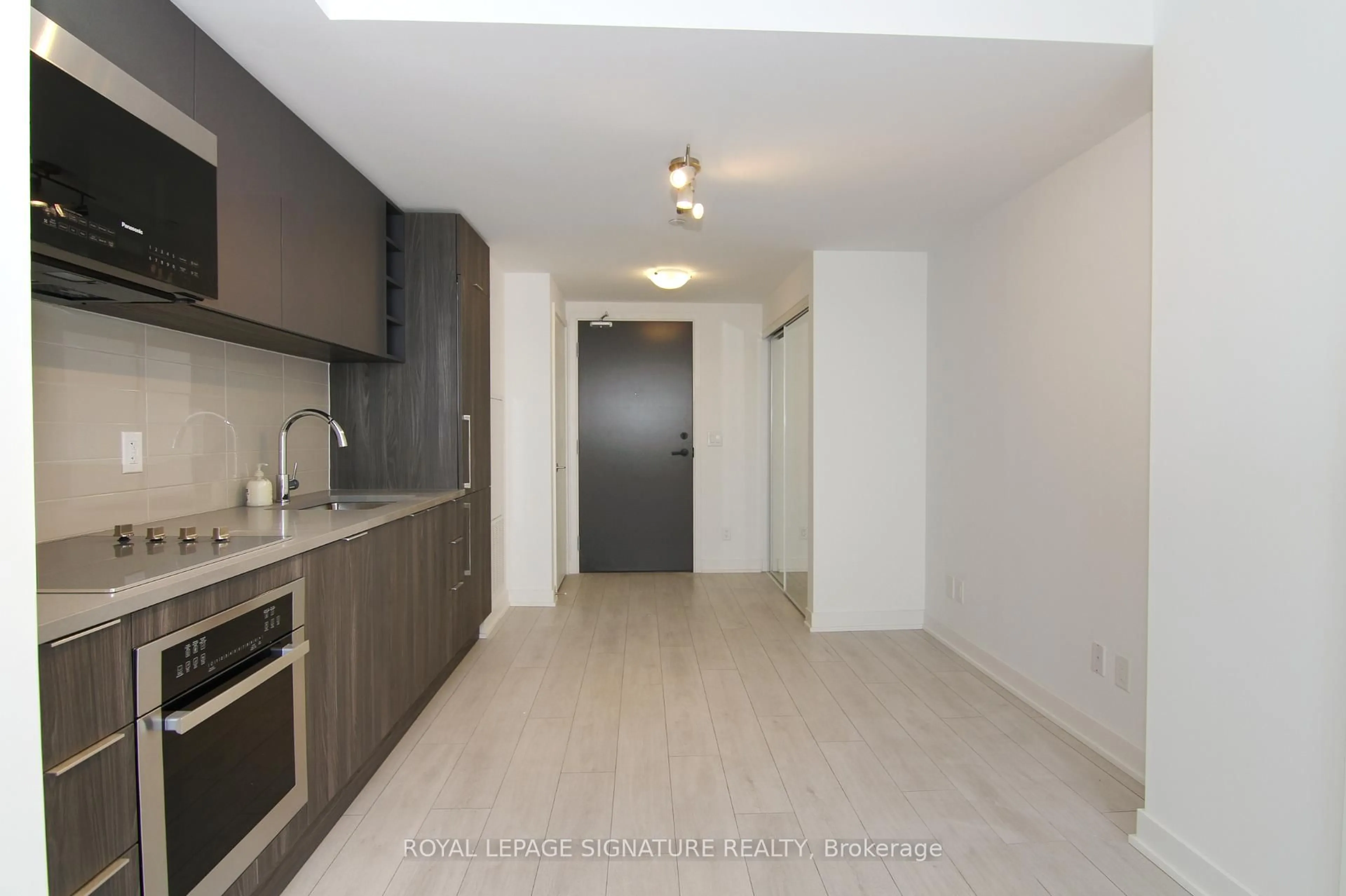 Standard kitchen, unknown for 2033 Kennedy Rd #322, Toronto Ontario M1T 0B9