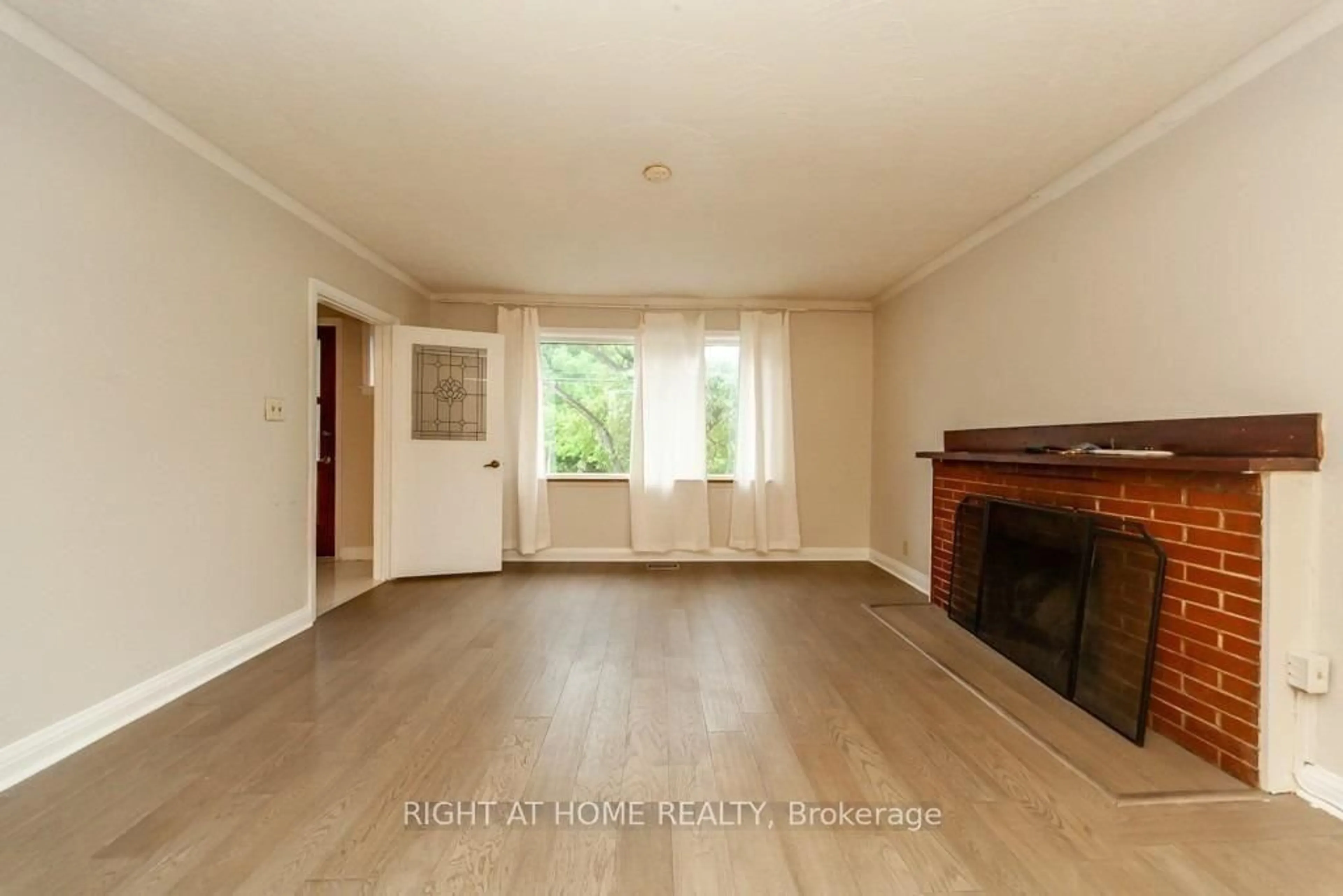 A pic of a room for 89 Mccowan Rd, Toronto Ontario M1M 3M5