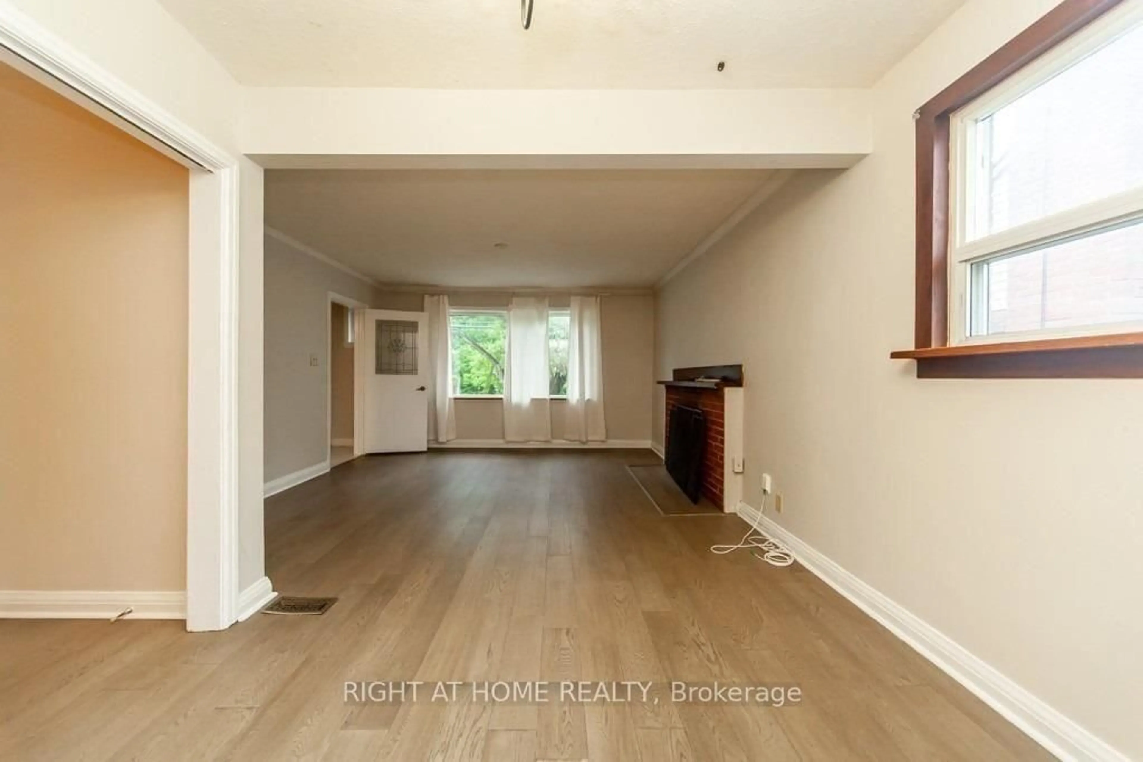 A pic of a room for 89 Mccowan Rd, Toronto Ontario M1M 3M5