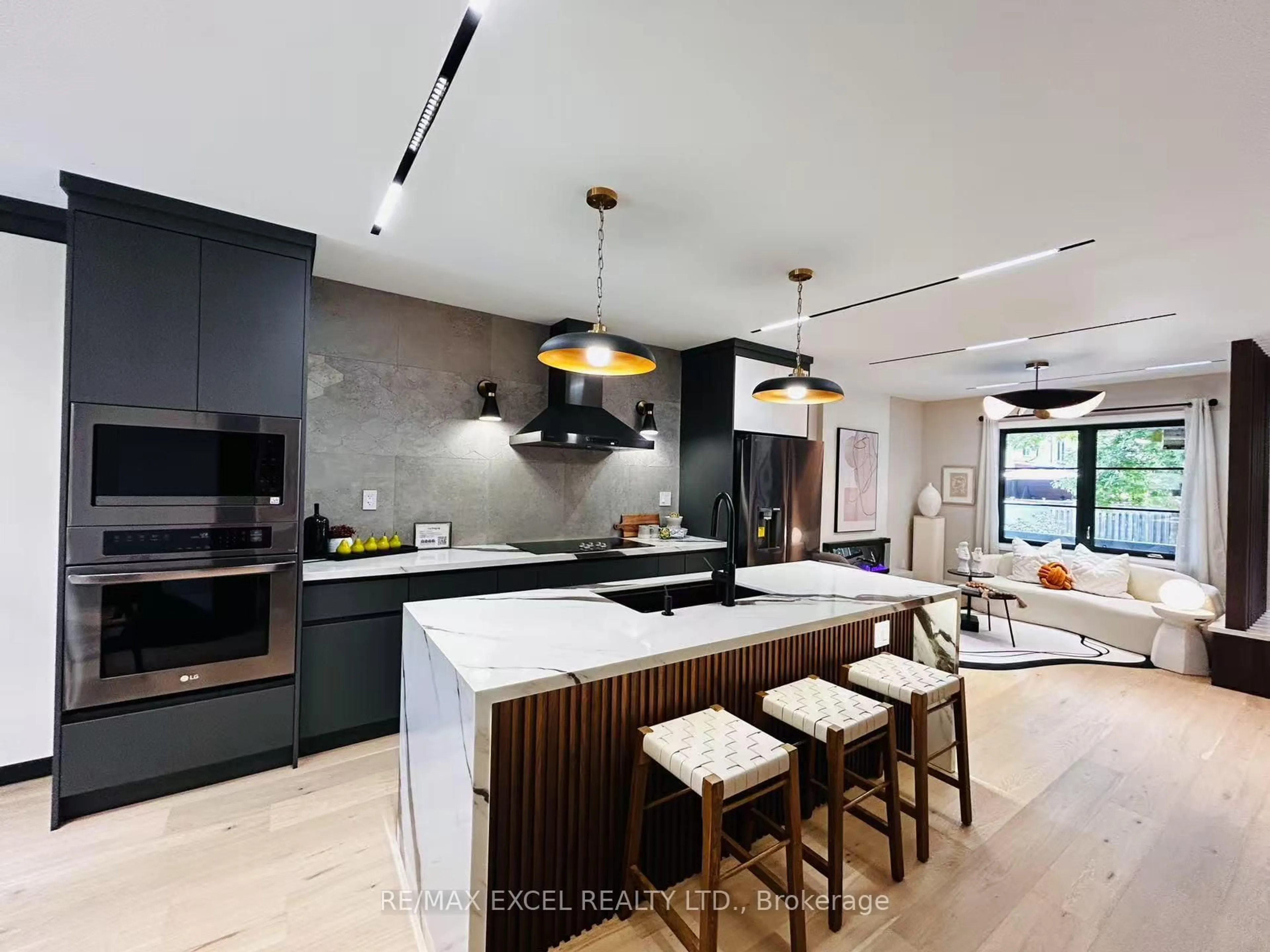 Contemporary kitchen, unknown for 117 Glebemount Ave, Toronto Ontario M4C 3R9